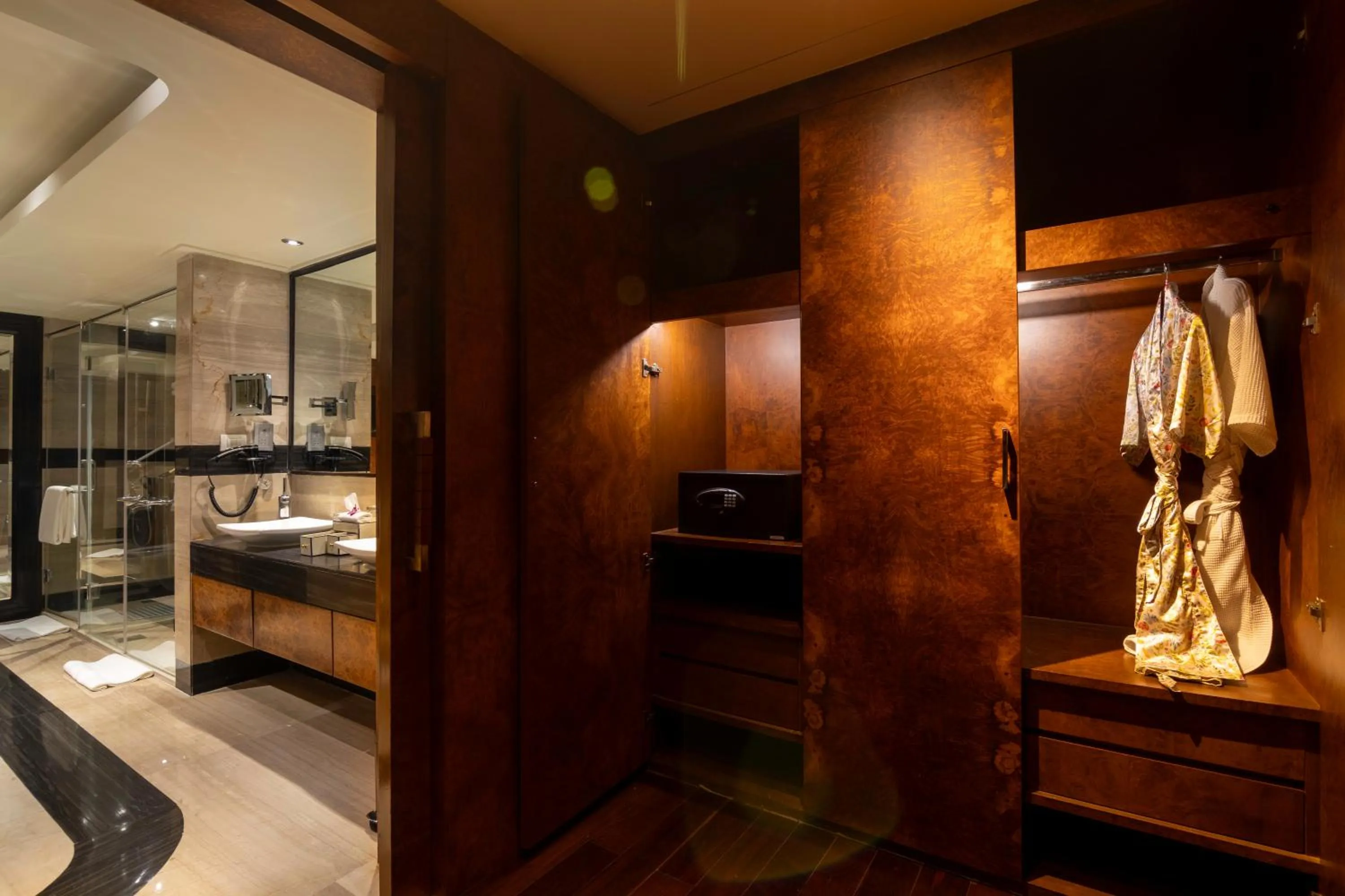 Vivanta Hyderabad, Begumpet