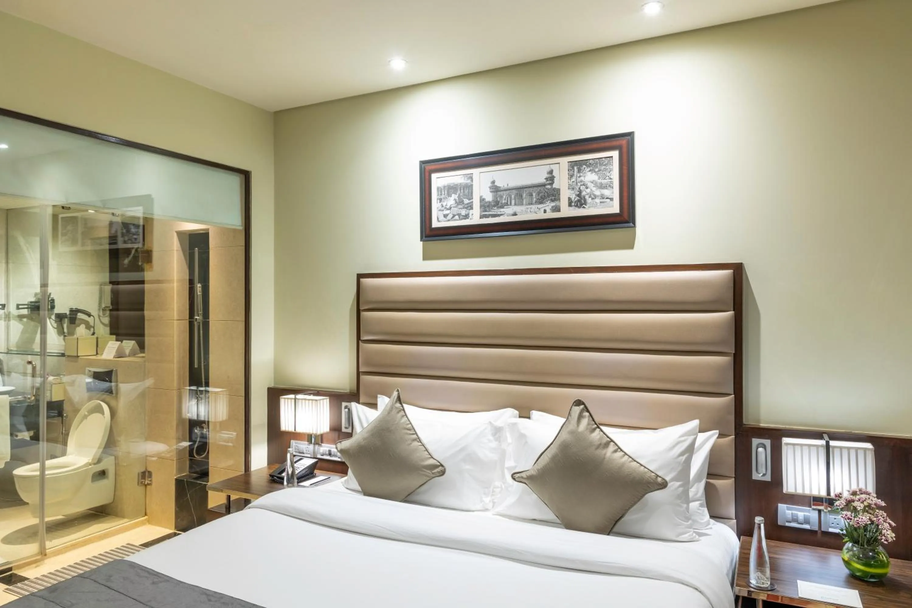 Bed in Vivanta Hyderabad, Begumpet