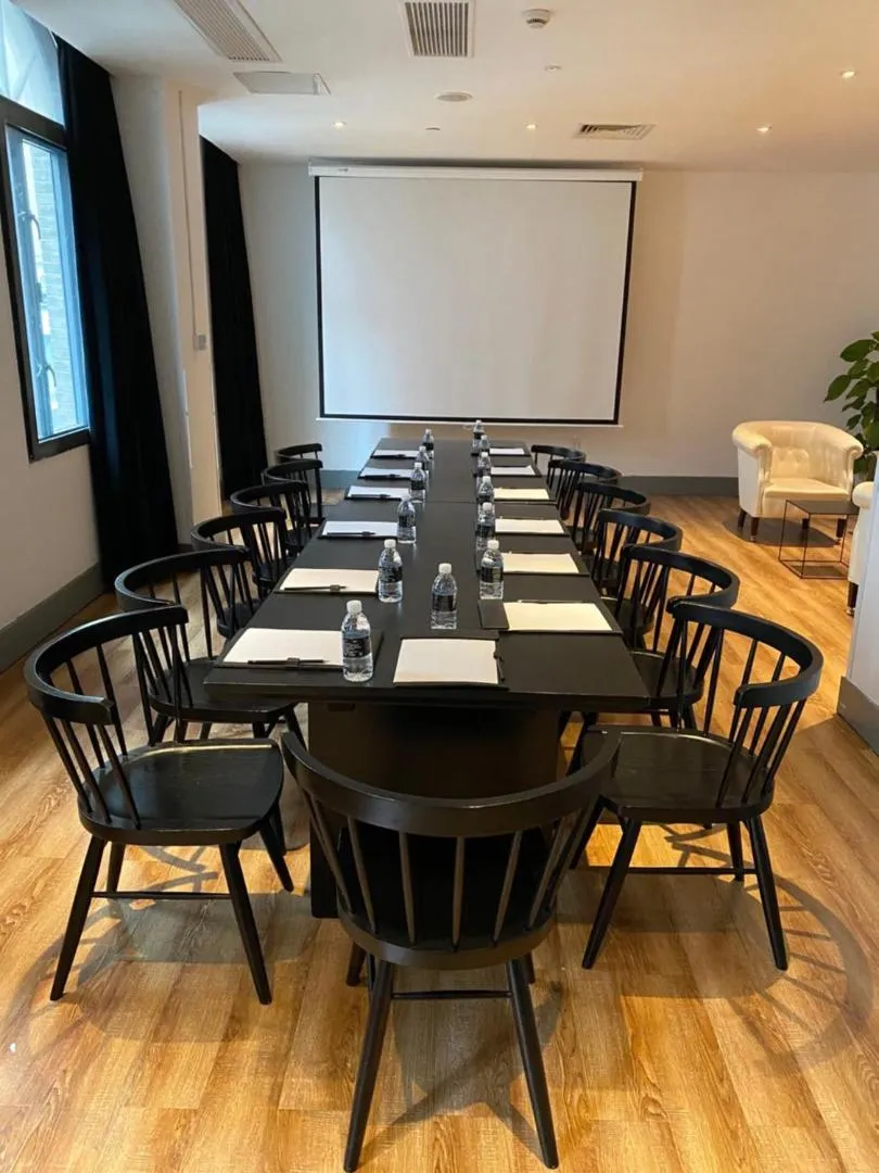 Business facilities in JingLai Bushe Hotel Bund Nanjing West Road Shanghai