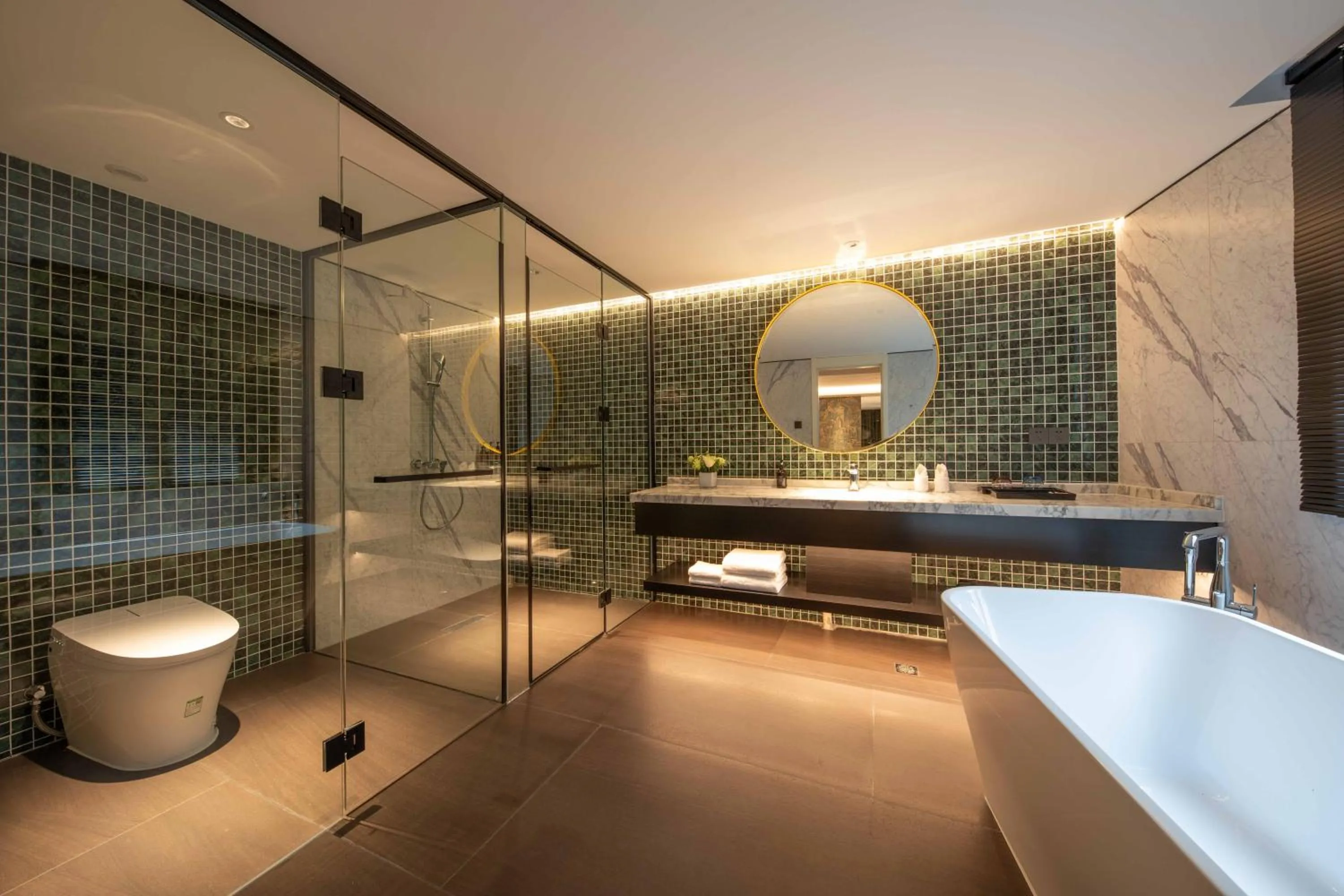 Toilet in JingLai Bushe Hotel Bund Nanjing West Road Shanghai