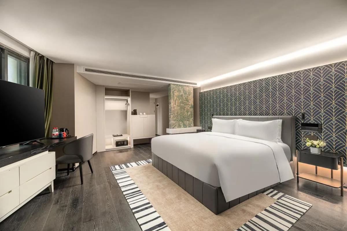View (from property/room), Bed in JingLai Bushe Hotel Bund Nanjing West Road Shanghai