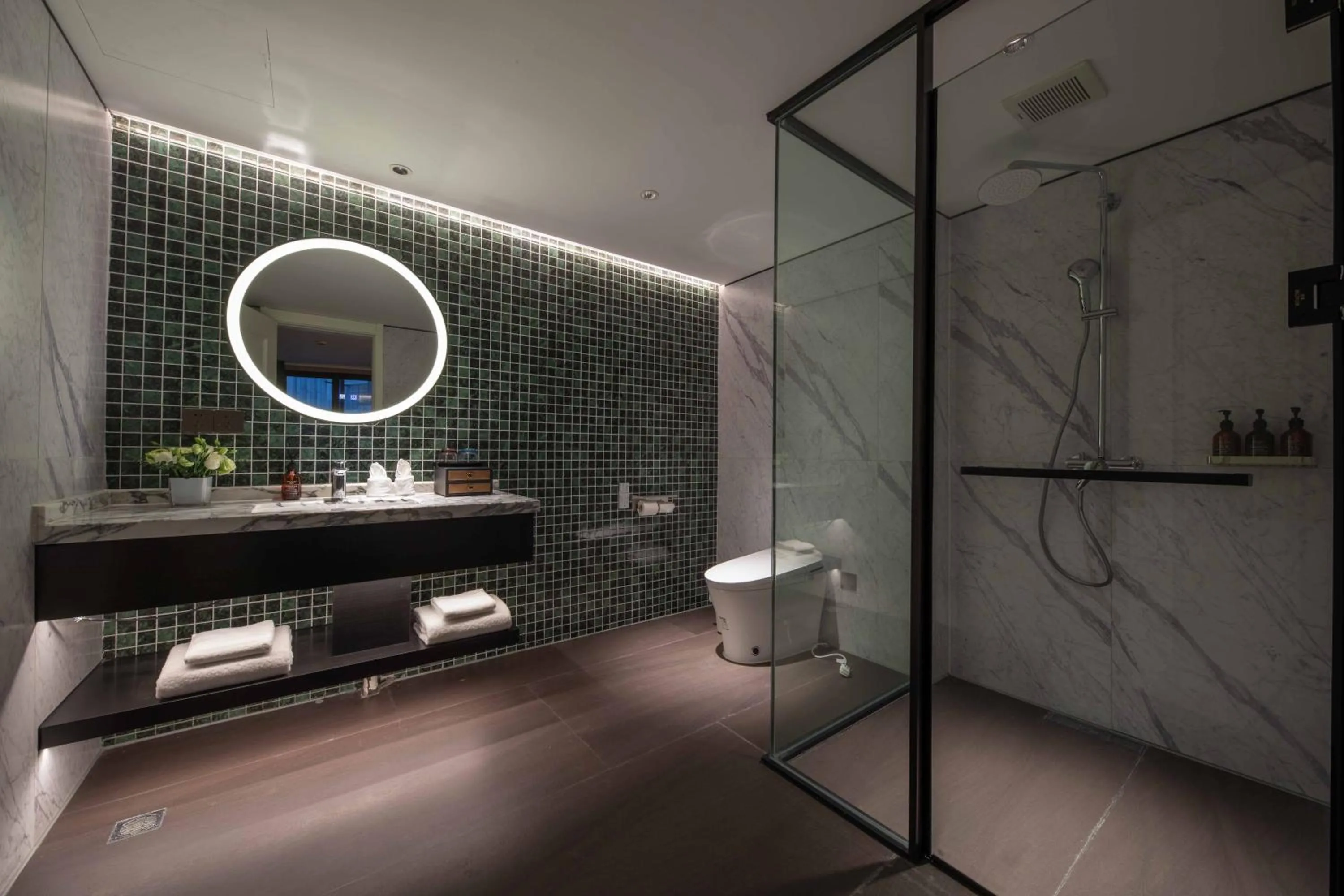 Toilet in JingLai Bushe Hotel Bund Nanjing West Road Shanghai