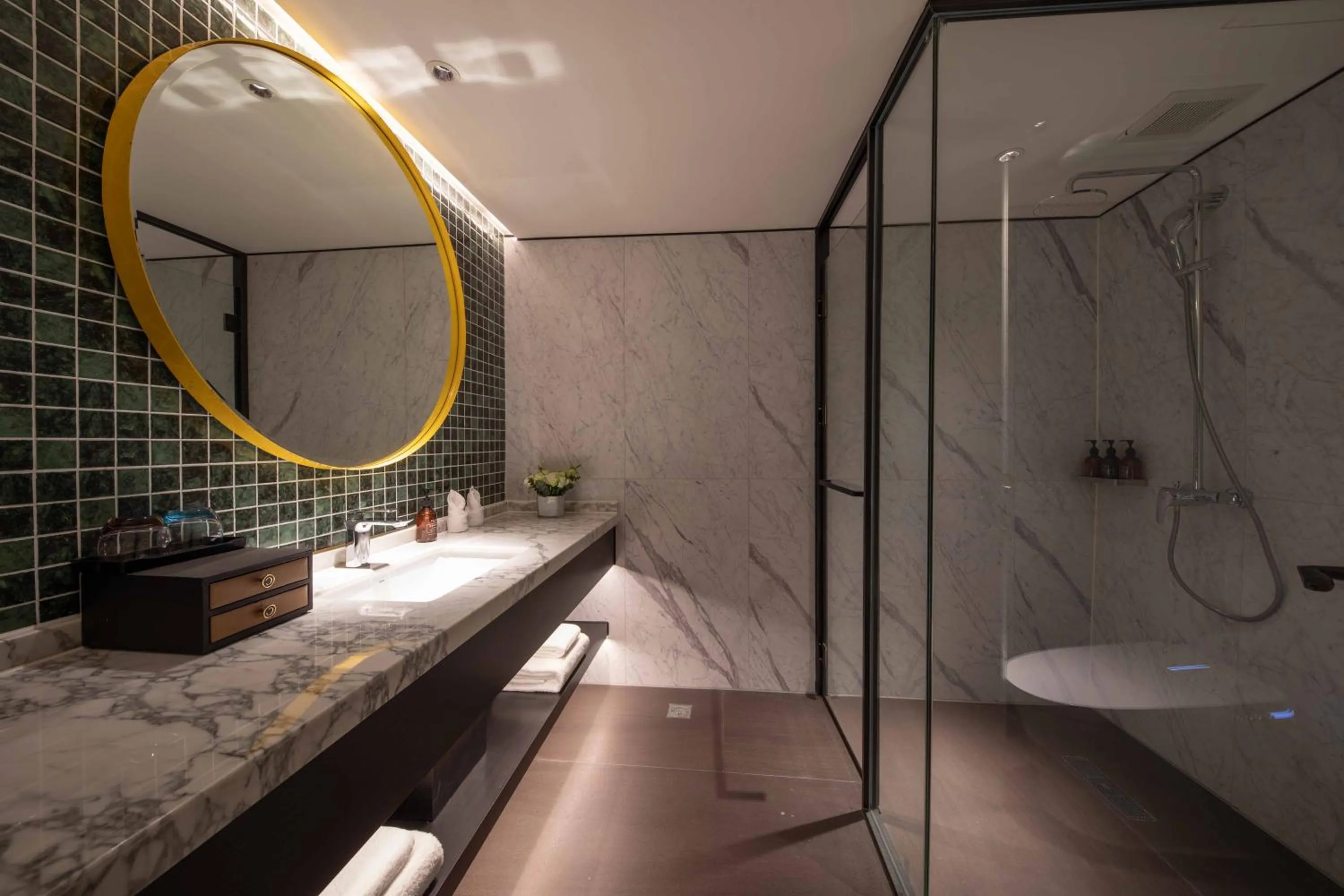 Toilet in JingLai Bushe Hotel Bund Nanjing West Road Shanghai