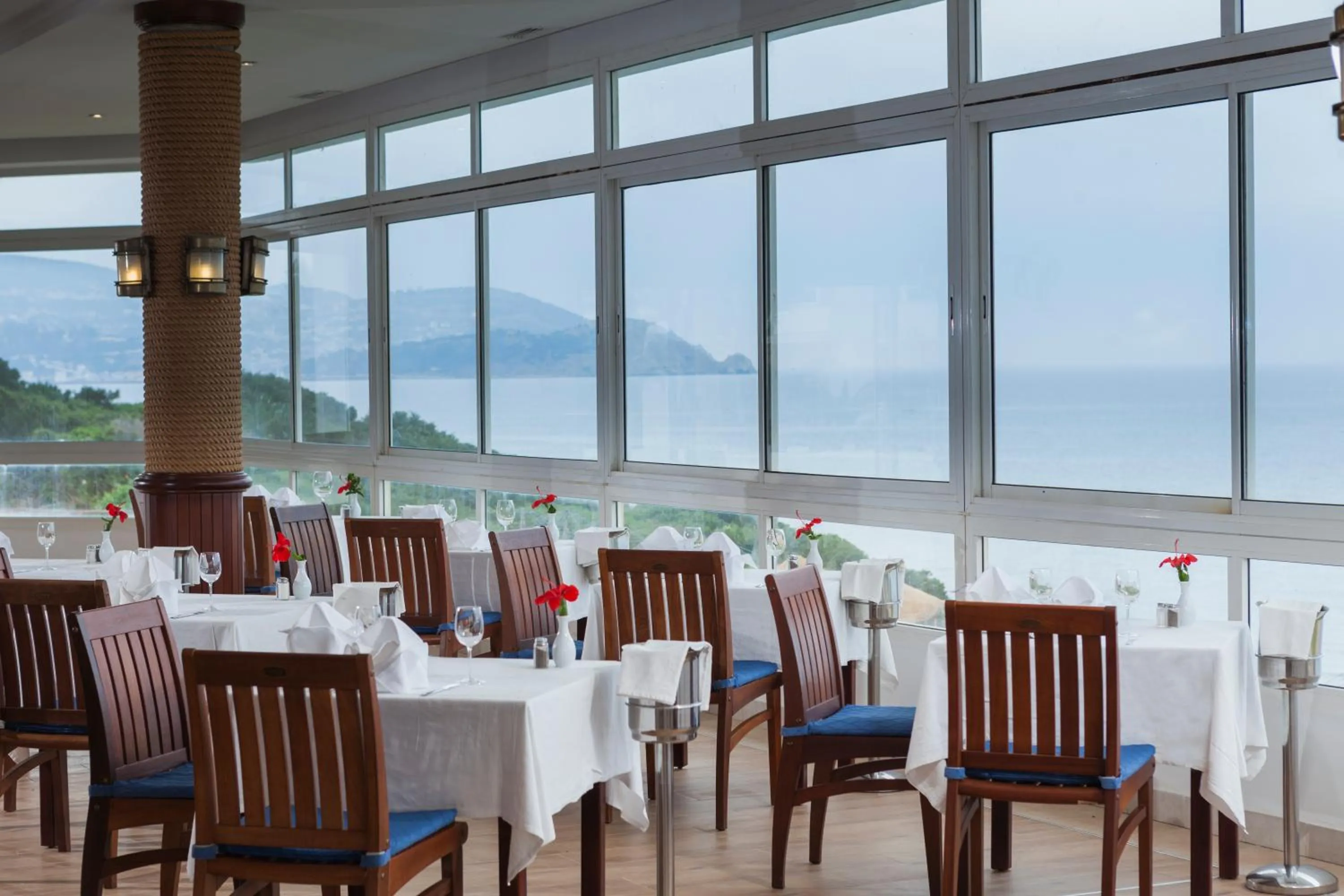 Restaurant/places to eat in Thabraca Thalasso & Diving