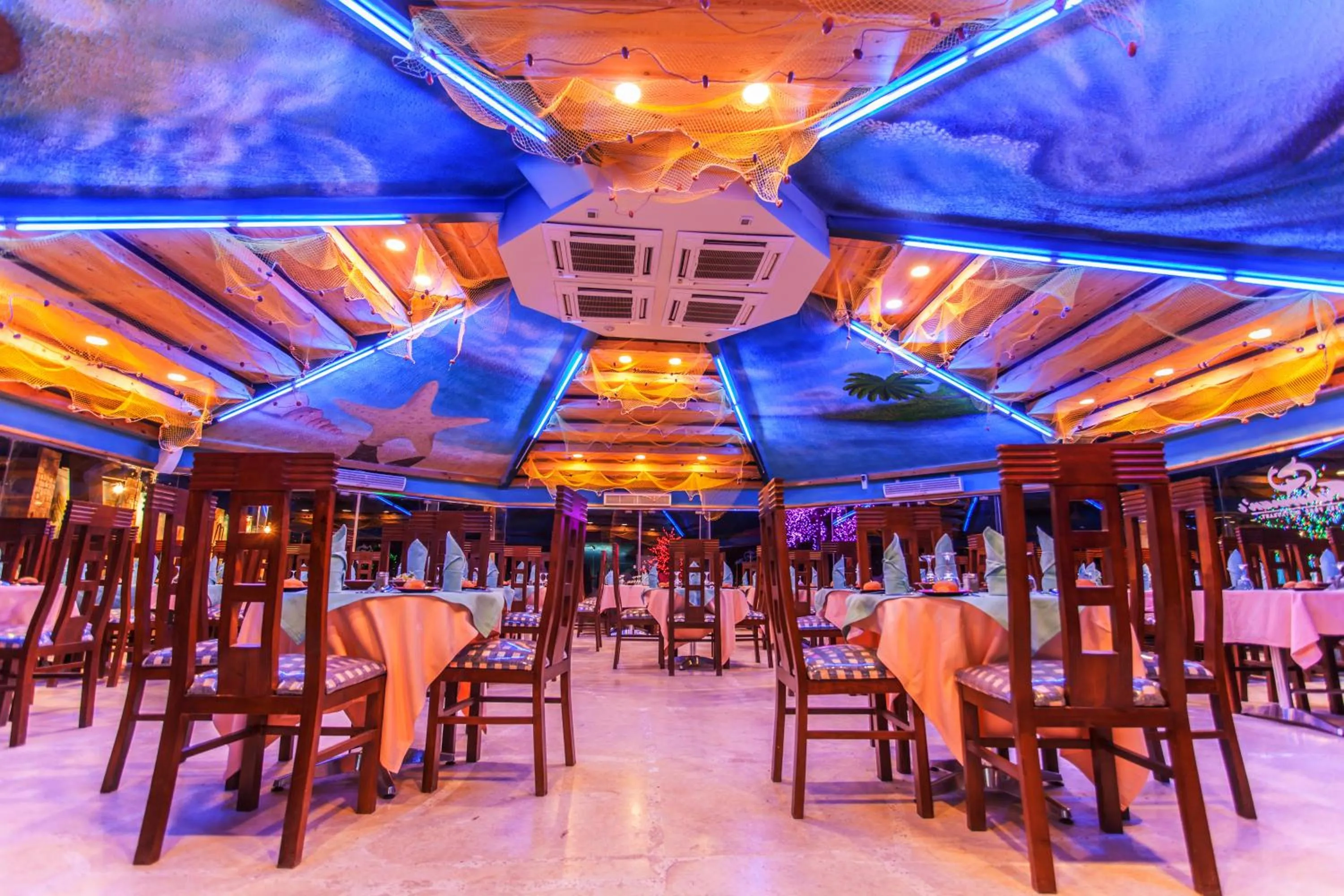 Restaurant/places to eat in Seagull Beach Resort - Families and Couples Only