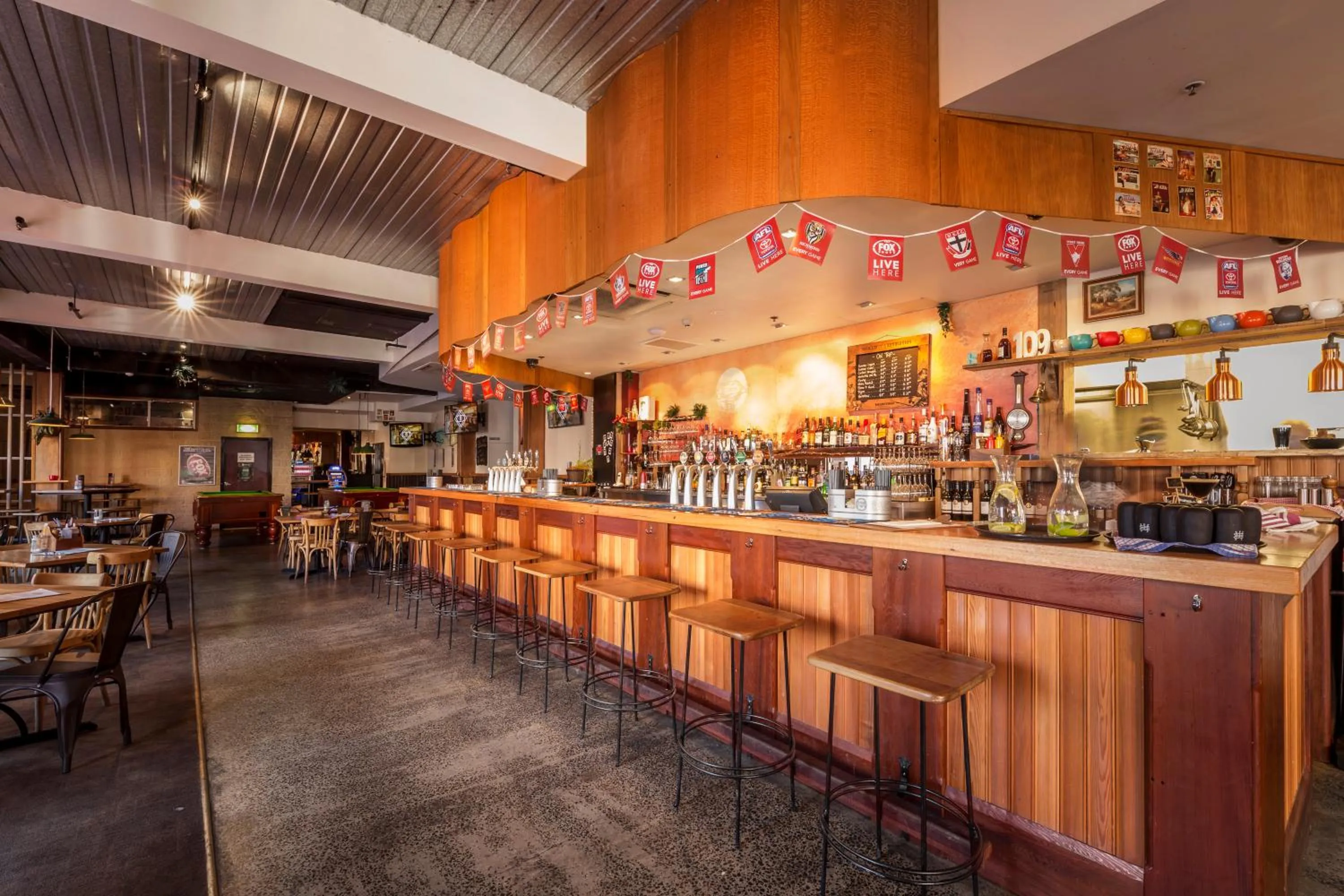 Restaurant/places to eat in Summer House Melbourne