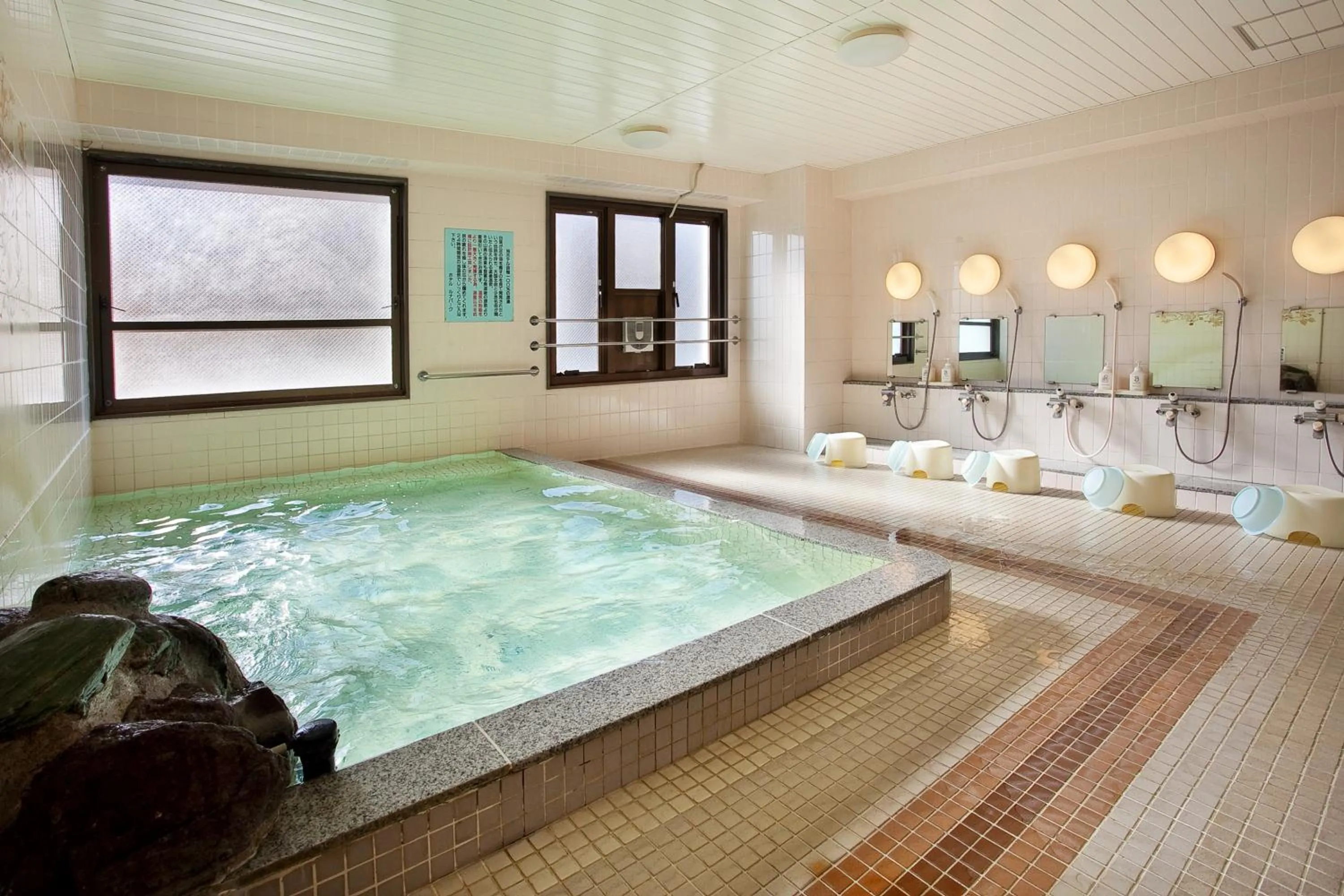 Public Bath in Hotel Luna Park