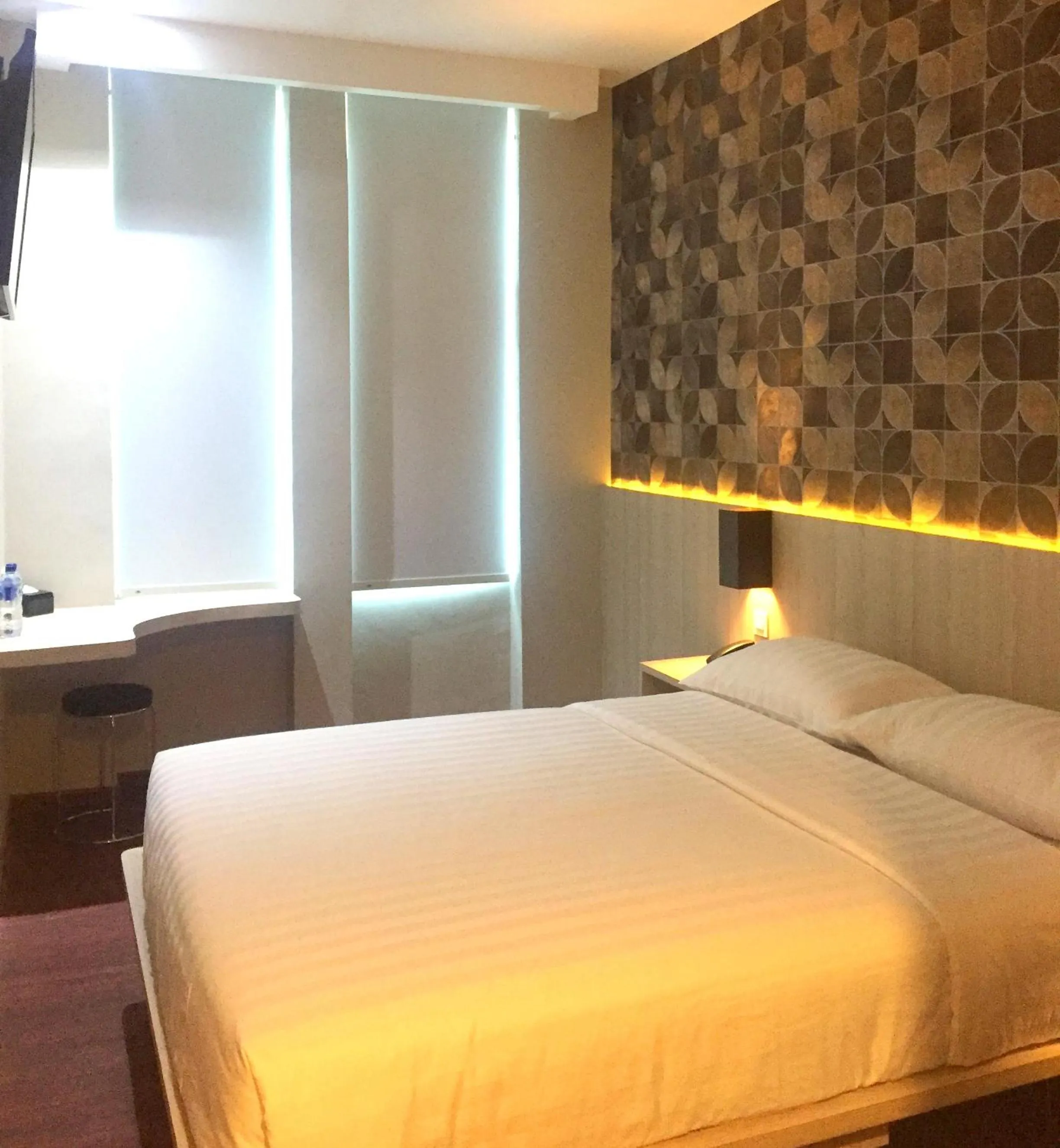 Bed in Ancyra by Continent - Poso