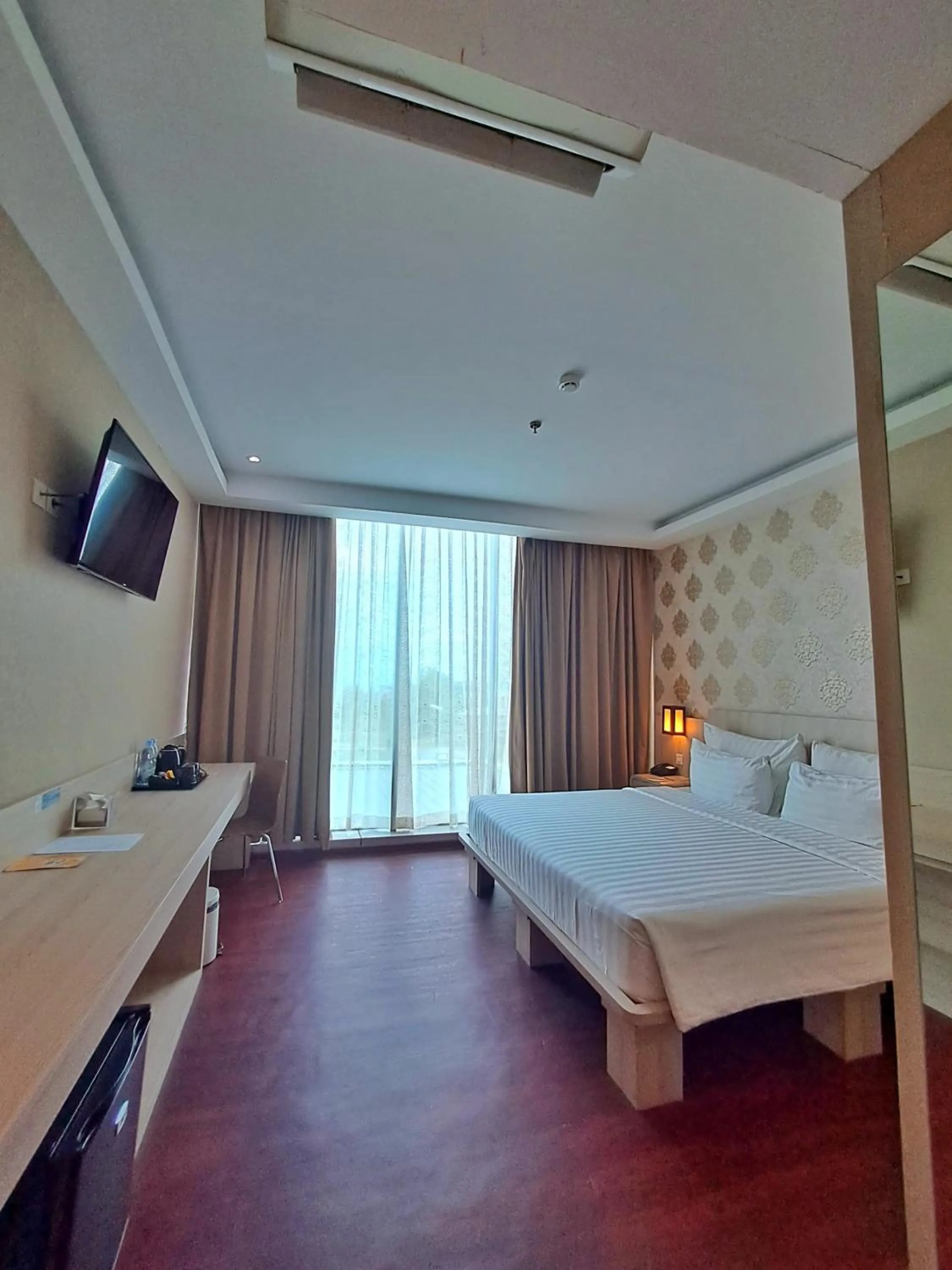 Bed in Ancyra by Continent - Poso