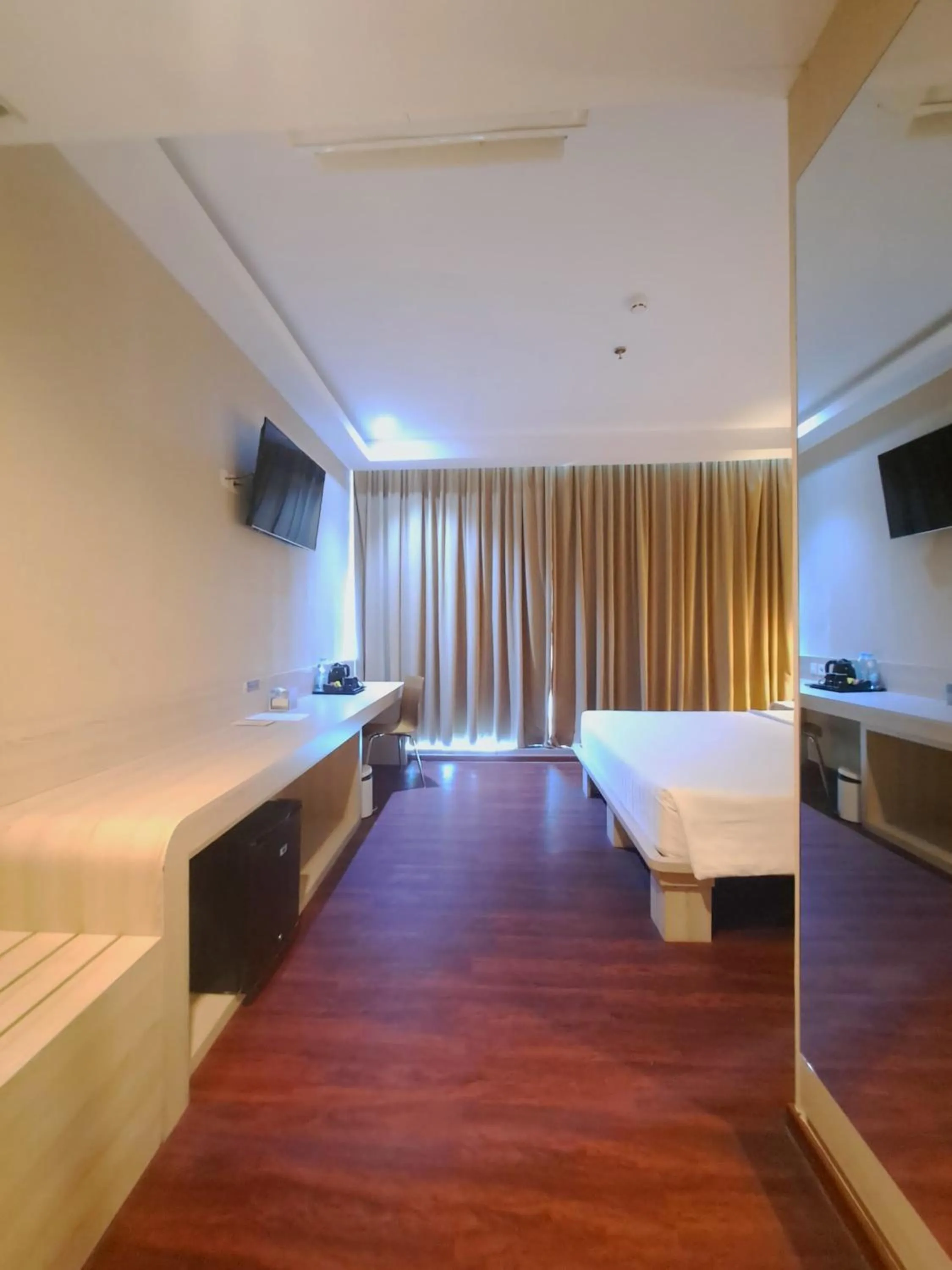 Bed in Ancyra by Continent - Poso