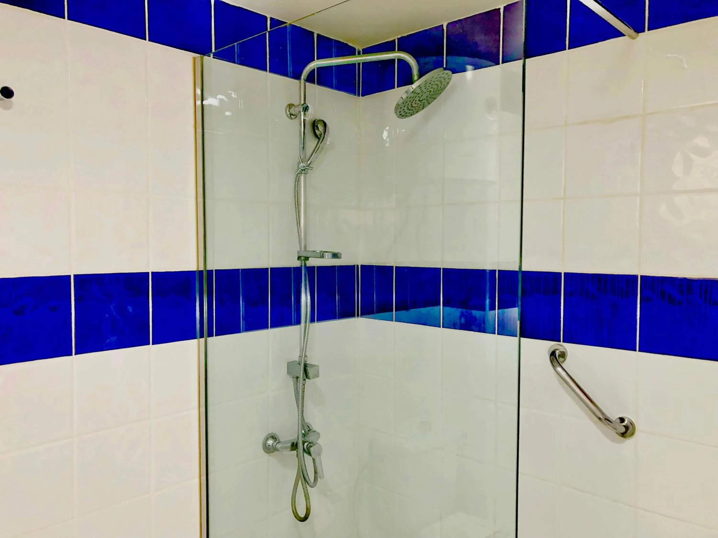 Shower in Don Gregorio