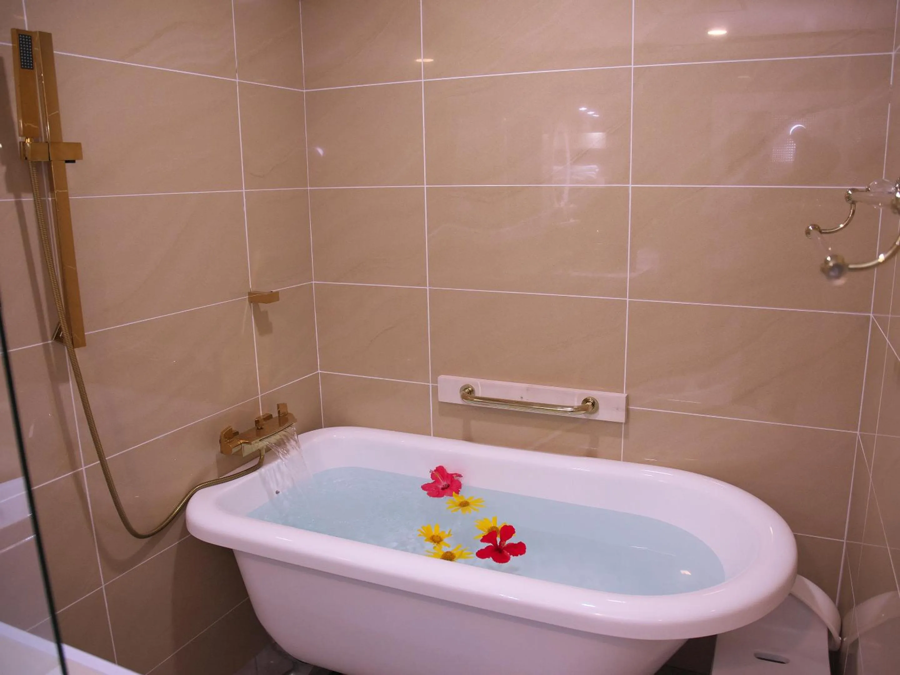 Bathroom in Ocean Villa Tin Gala