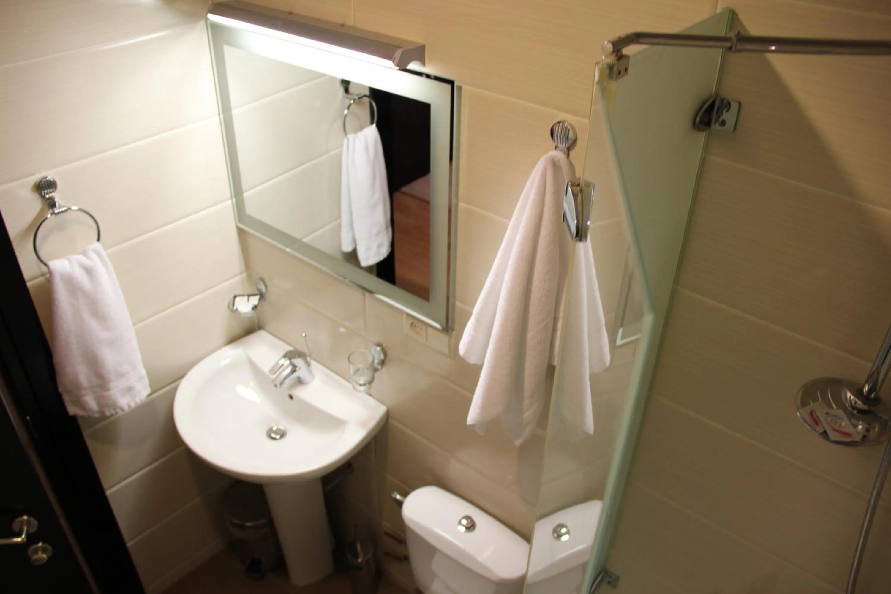 Bathroom in Iliani Hotel