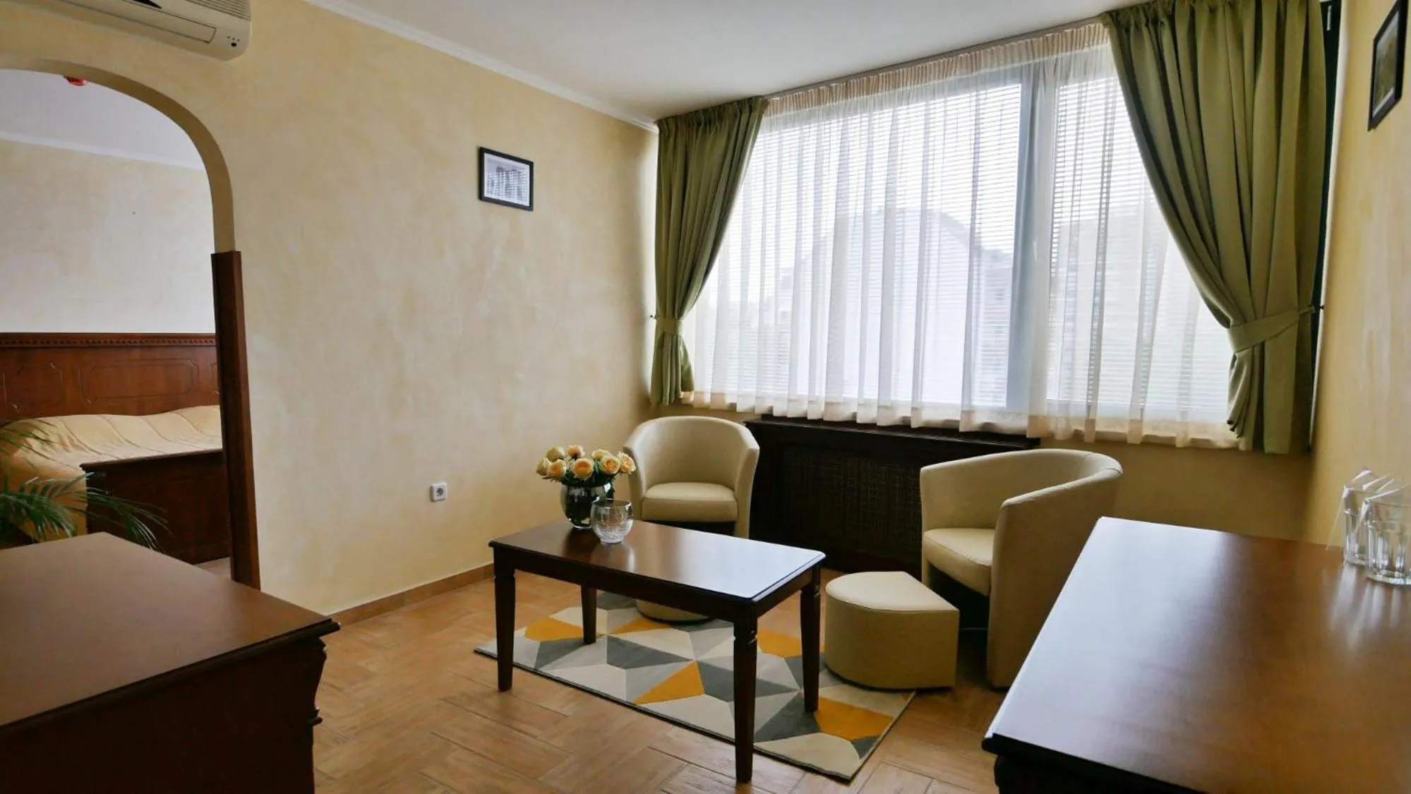 Photo of the whole room in Central West Hotel