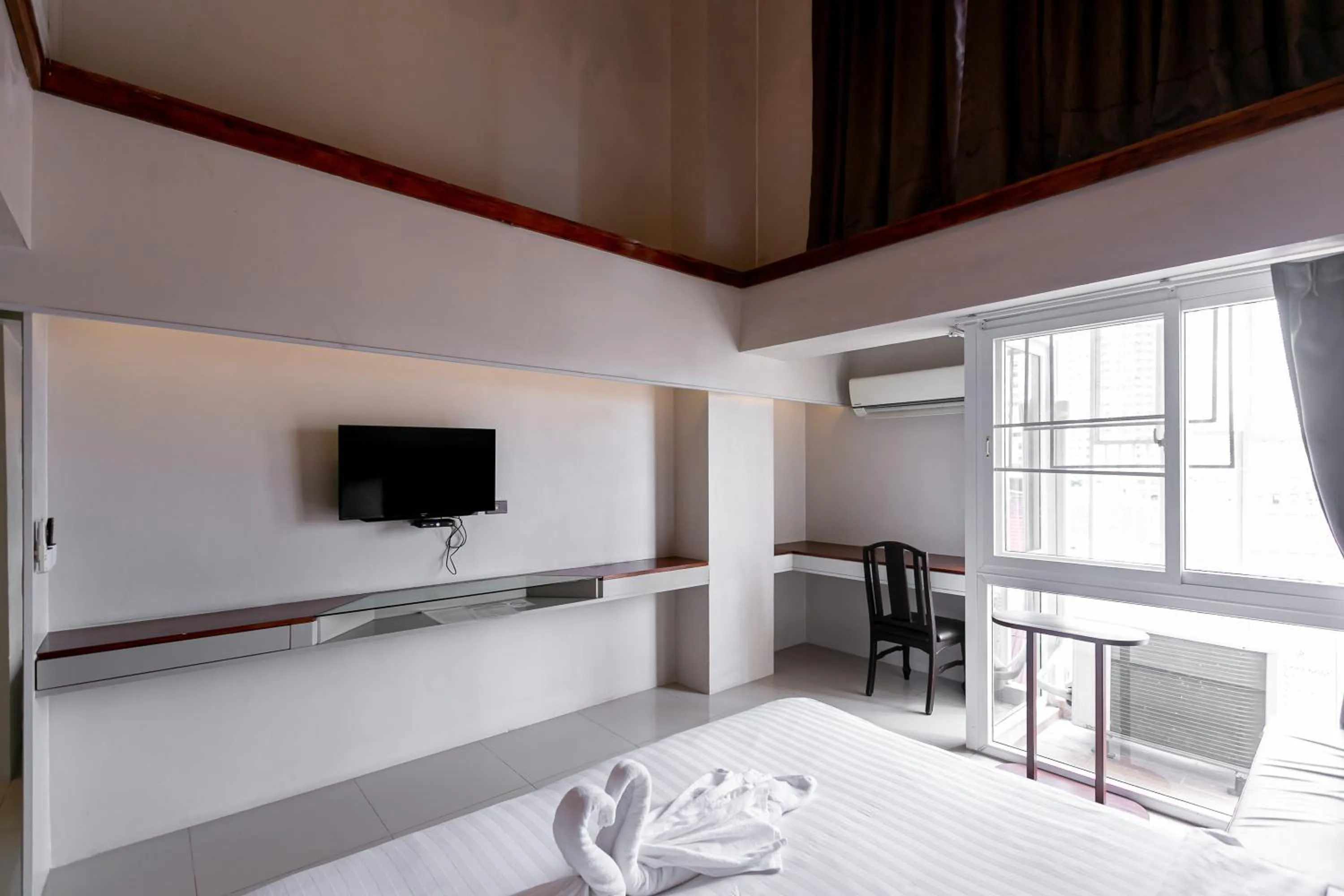 Bed in A Room Bangkok Sathorn