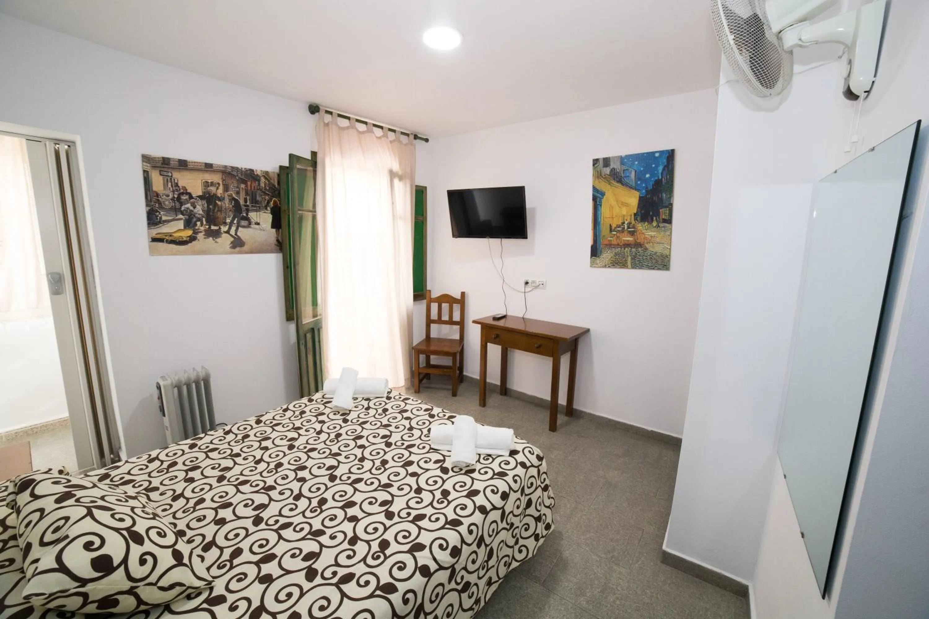 Bed in Hospedaje Lisboa Algeciras P Ca 0214 y A Ca 0232