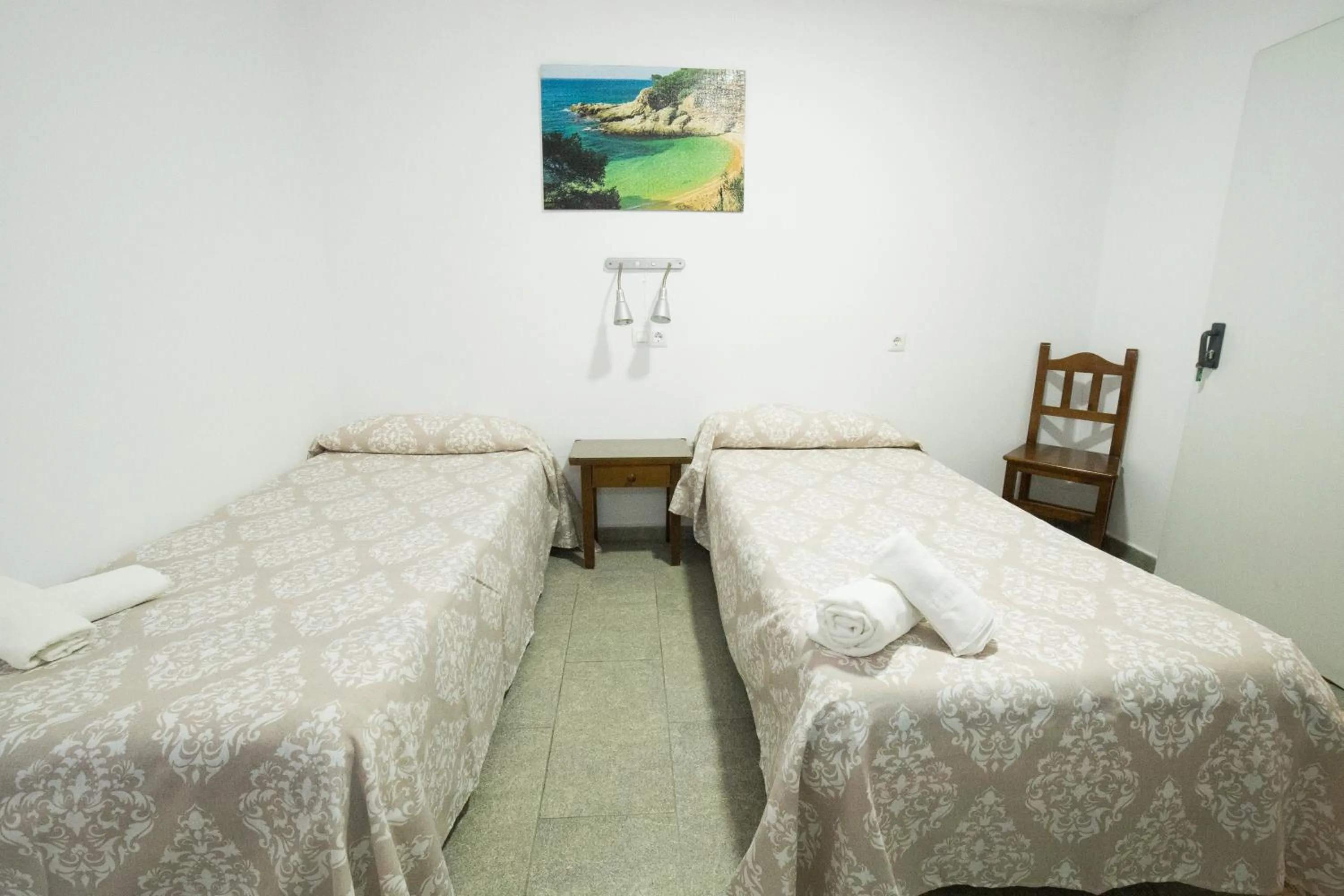 Patio, Bed in Hospedaje Lisboa Algeciras P Ca 0214 y A Ca 0232