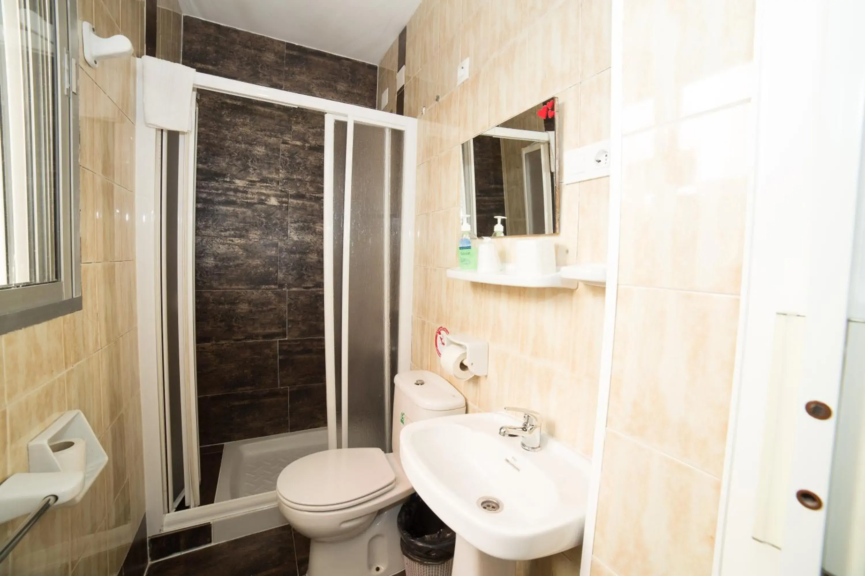 Studio (2 Adults) in Hospedaje Lisboa Algeciras P Ca 0214 y A Ca 0232 Studio (2 Adults) in Hospedaje Lisboa Algeciras P Ca 0214 y A Ca 0232