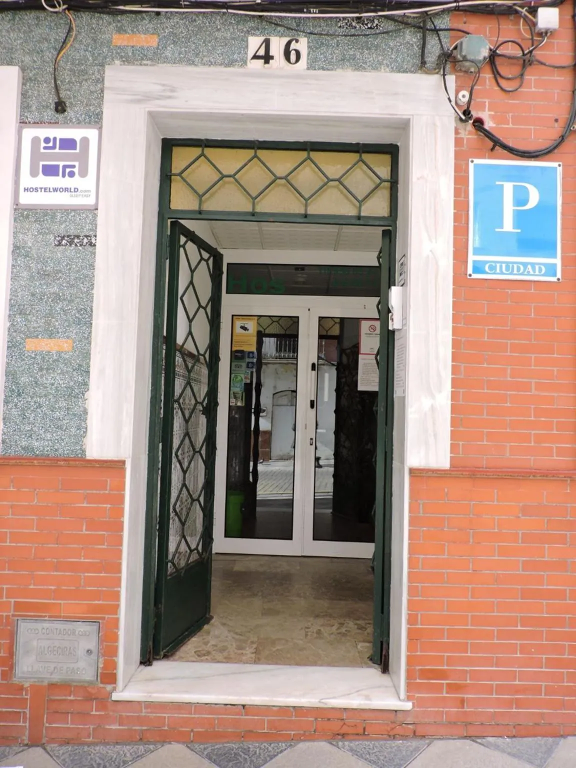 Facade/entrance in Hospedaje Lisboa Algeciras P Ca 0214 y A Ca 0232