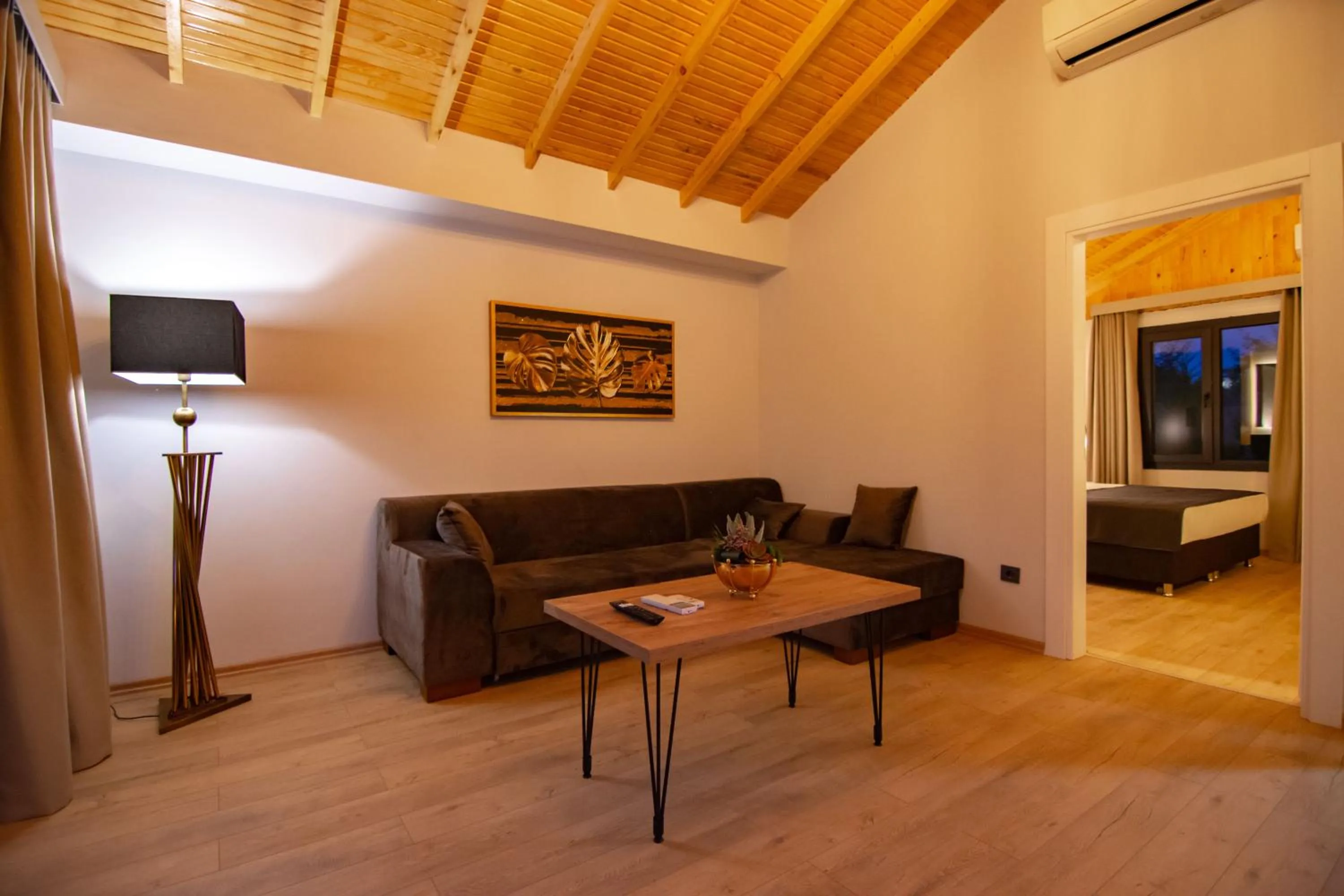 Bed in Green Palace Suite Hotel