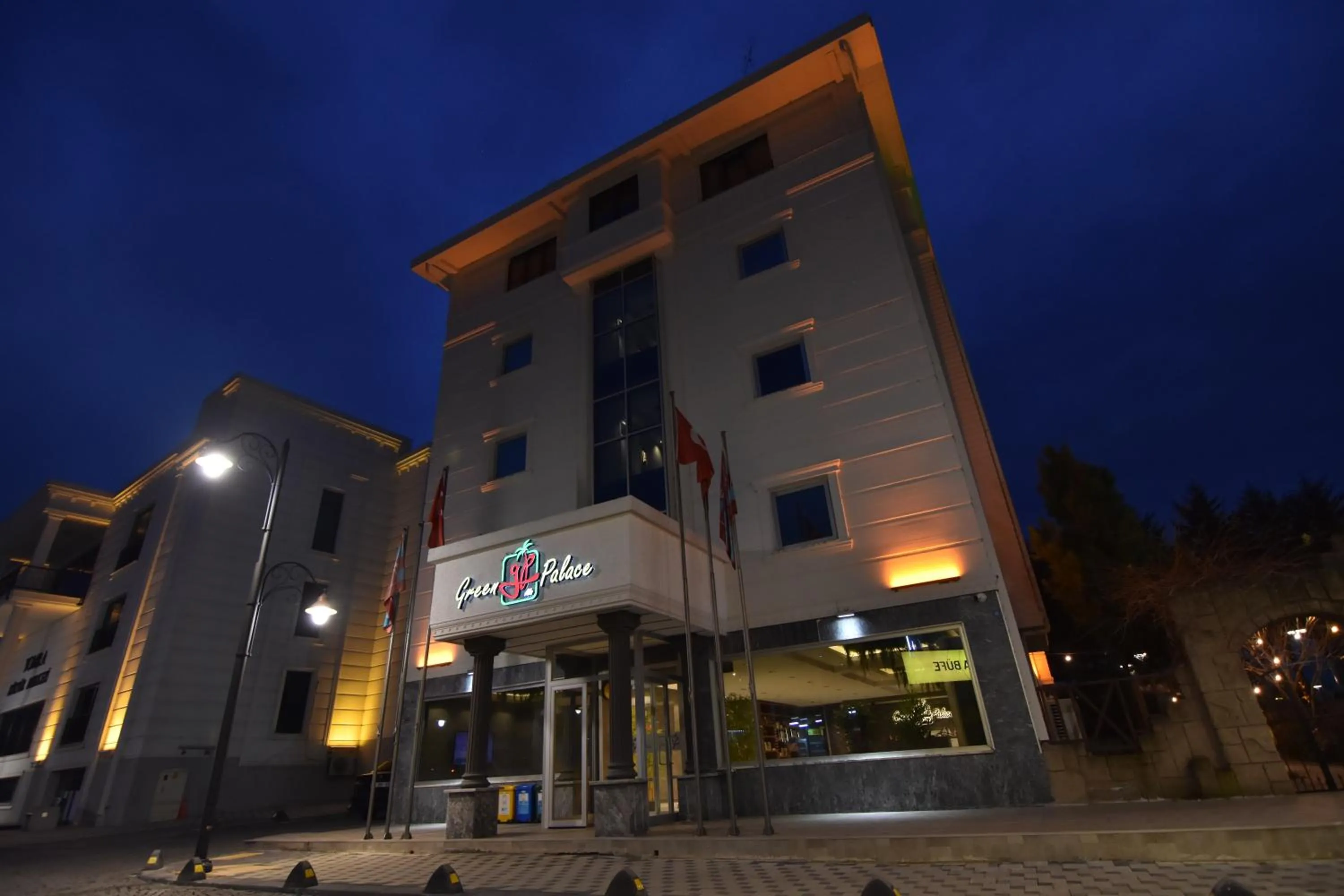 Green Palace Suite Hotel