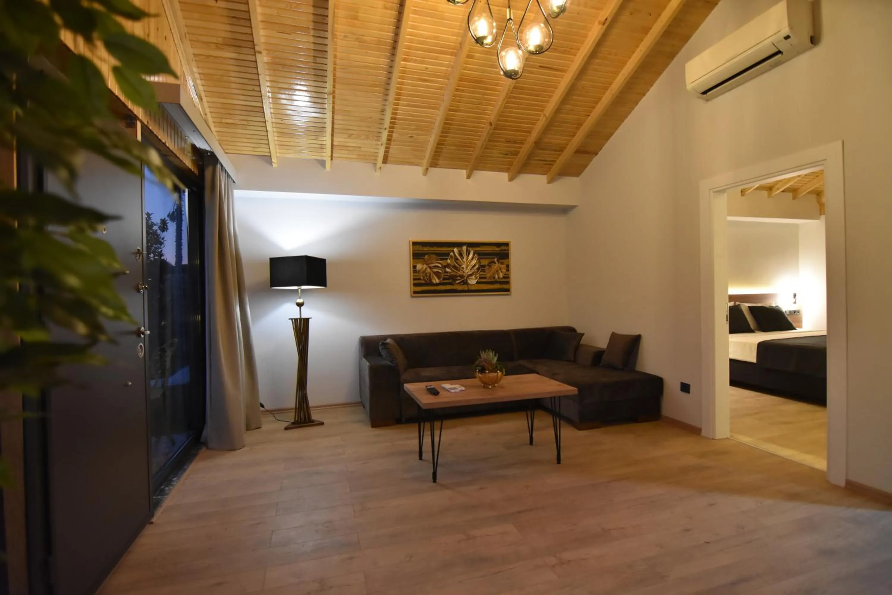 Green Palace Suite Hotel