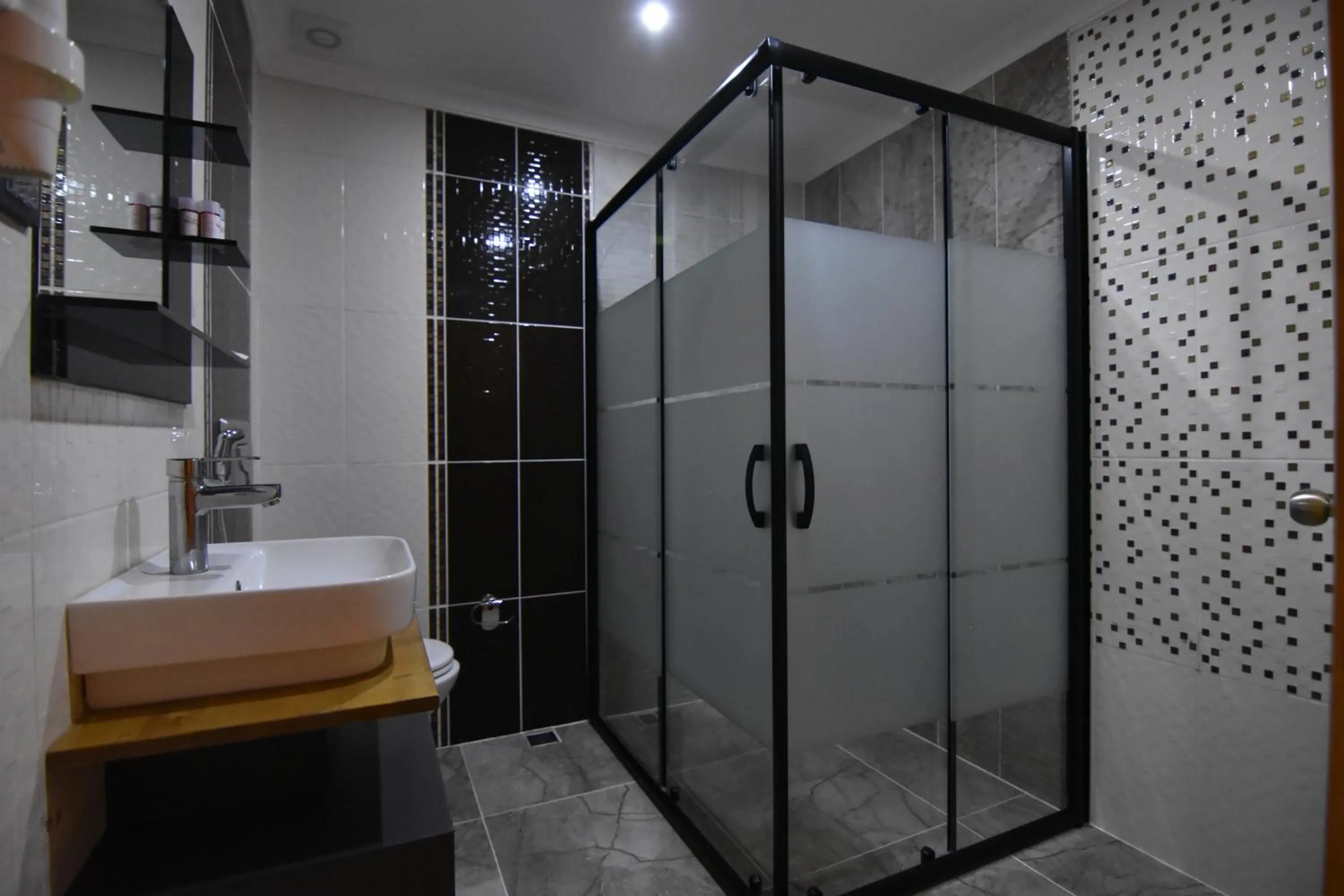 Green Palace Suite Hotel