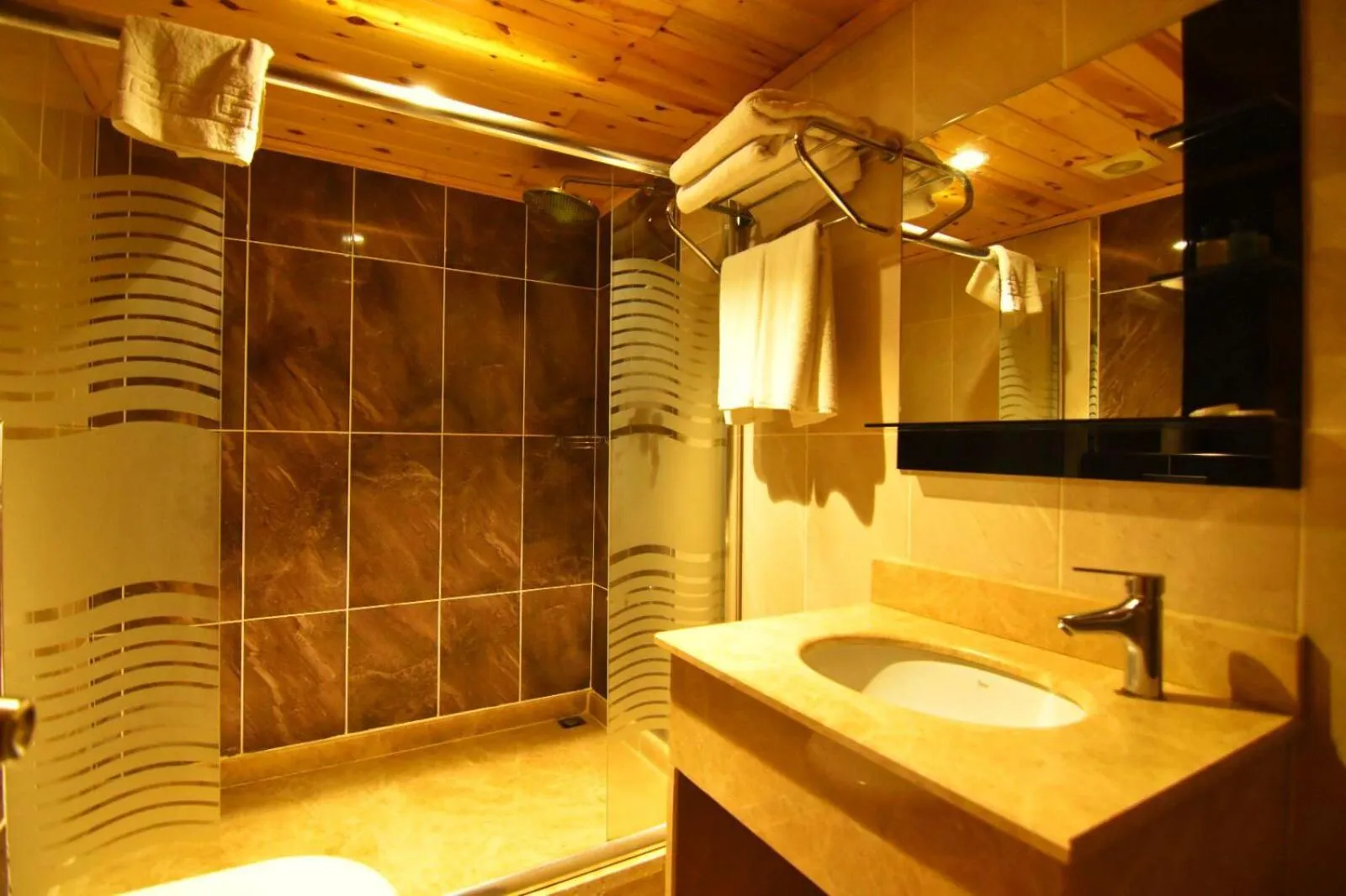 Green Palace Suite Hotel