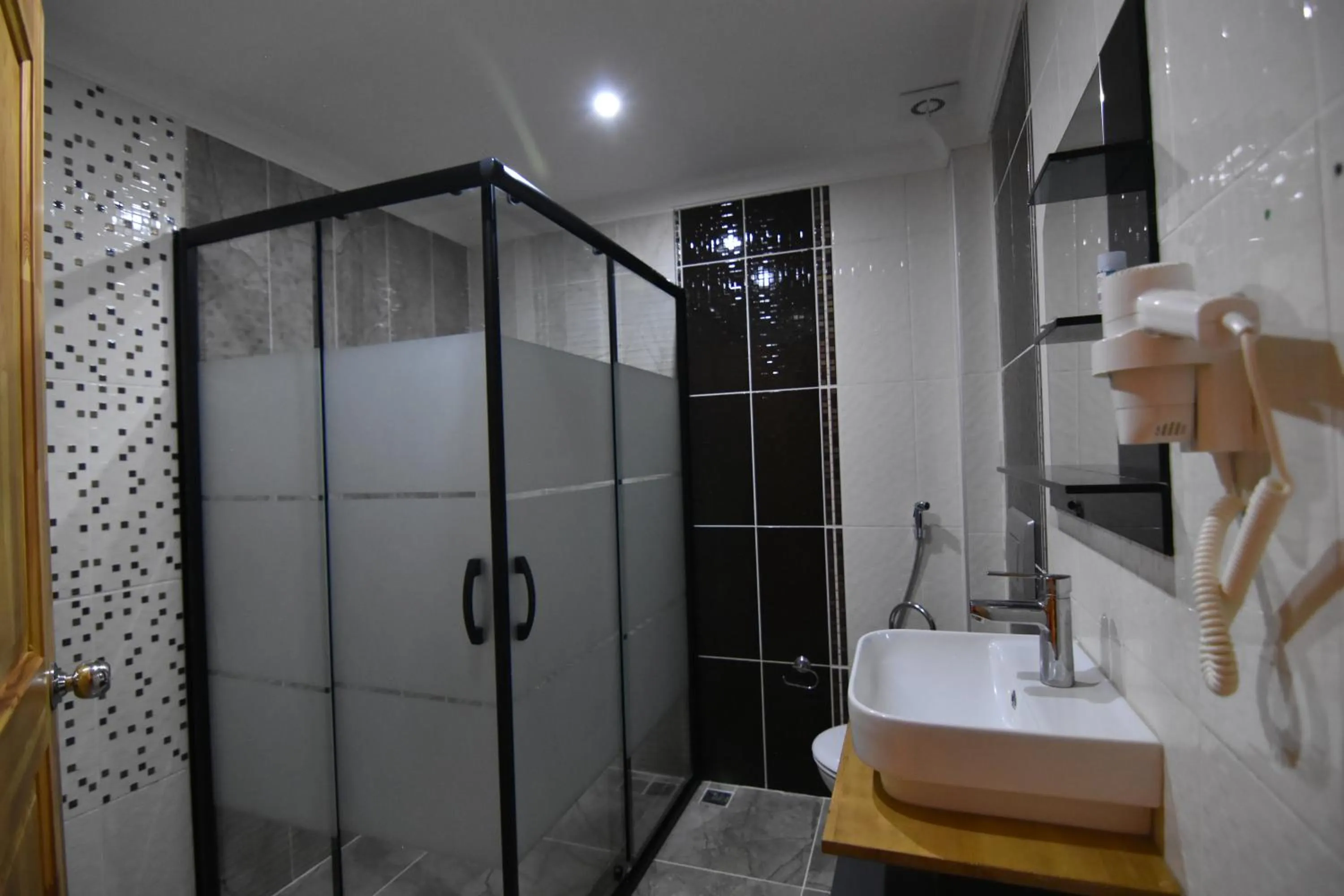 Green Palace Suite Hotel