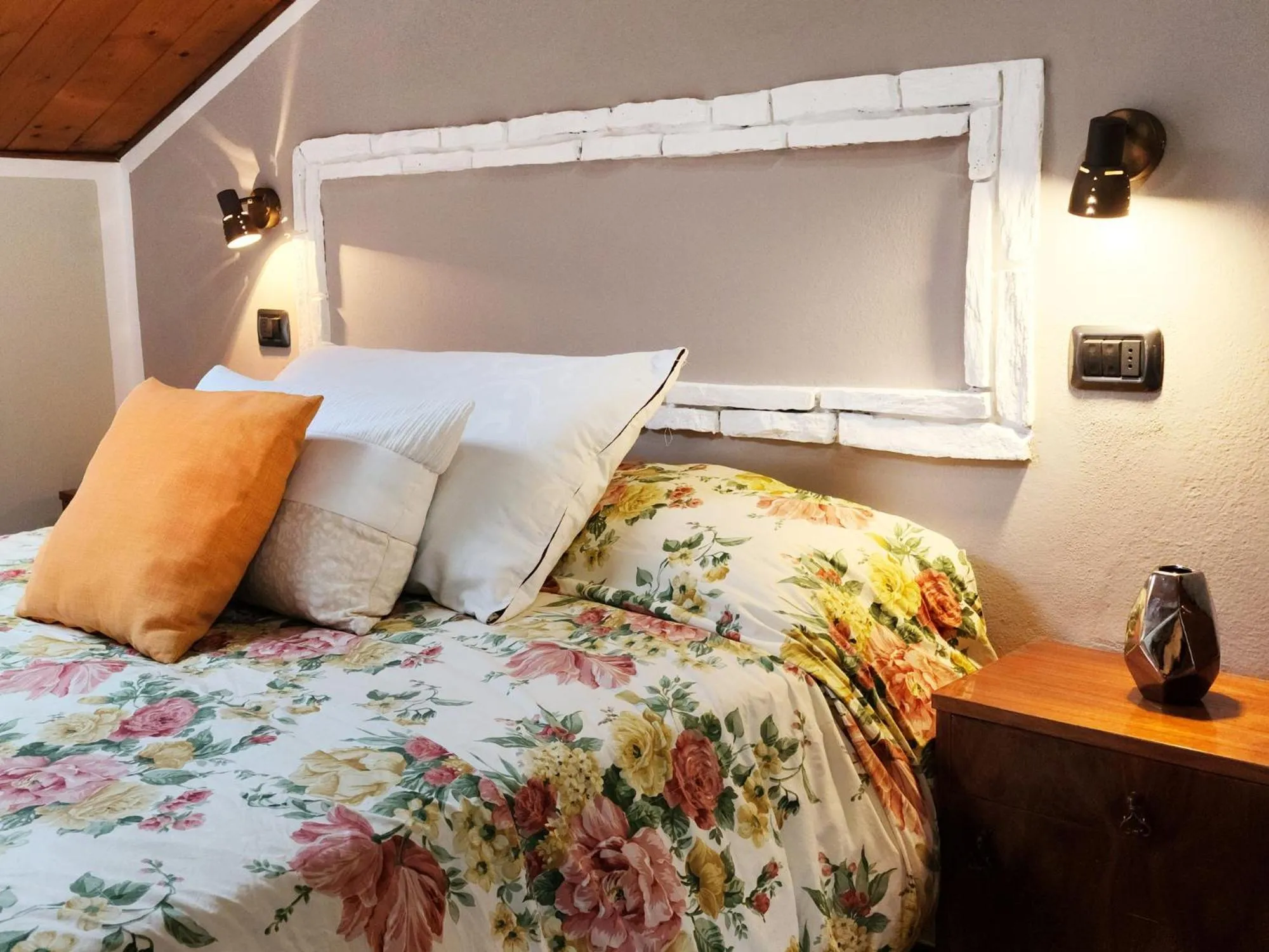 Photo of the whole room, Bed in Locanda Romana