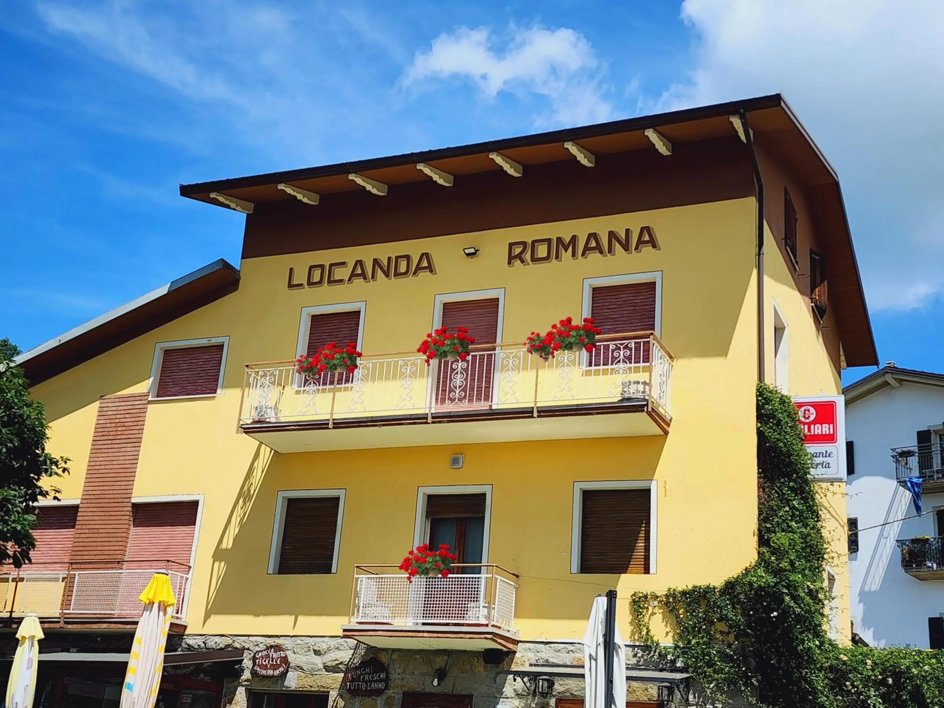 Property building in Locanda Romana
