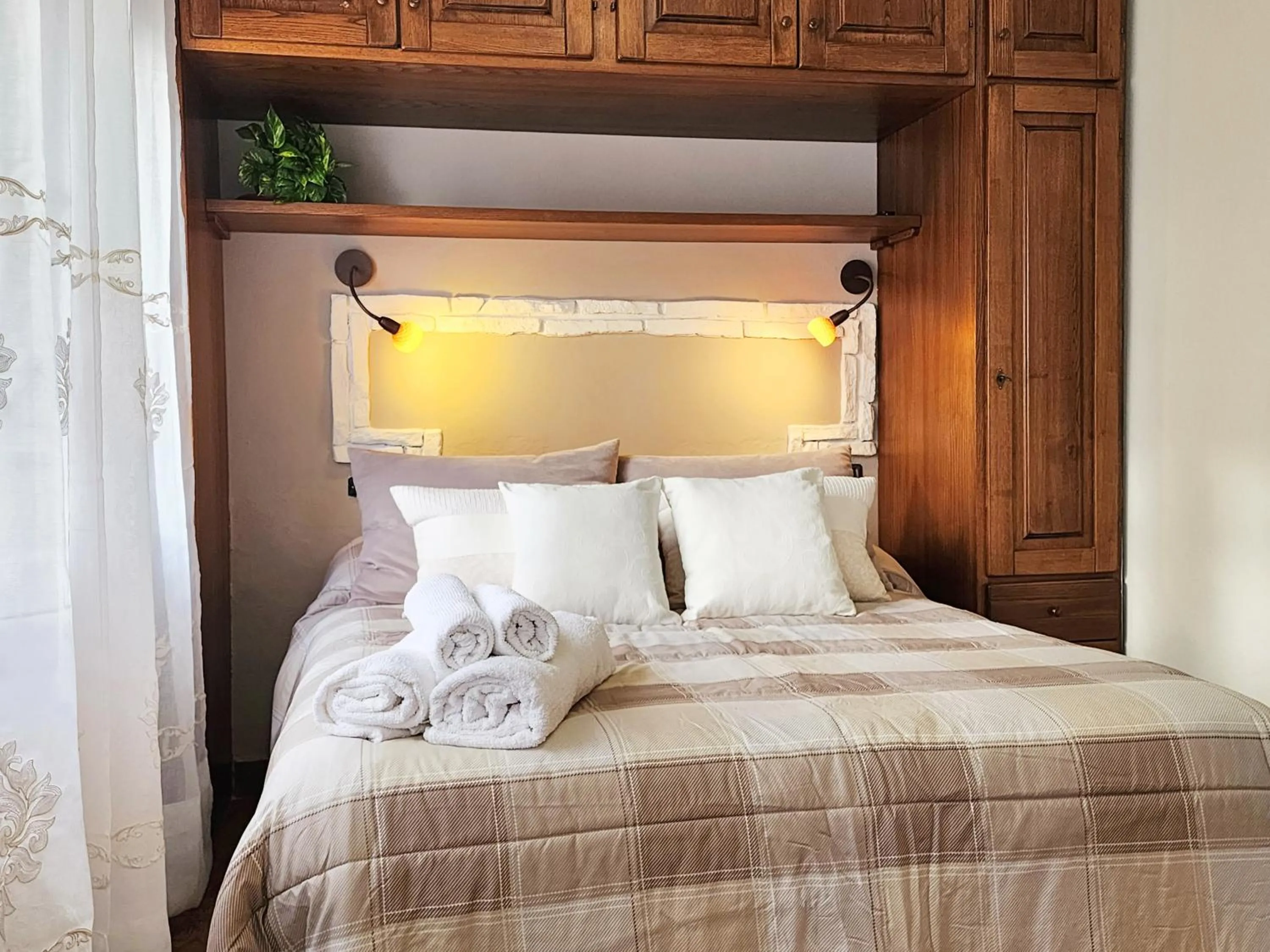 Photo of the whole room, Bed in Locanda Romana