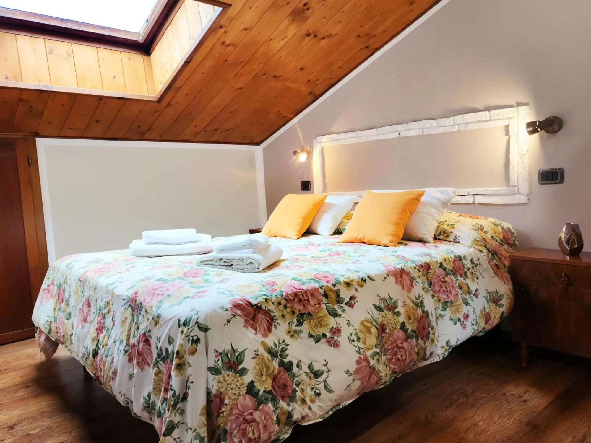 Photo of the whole room, Bed in Locanda Romana