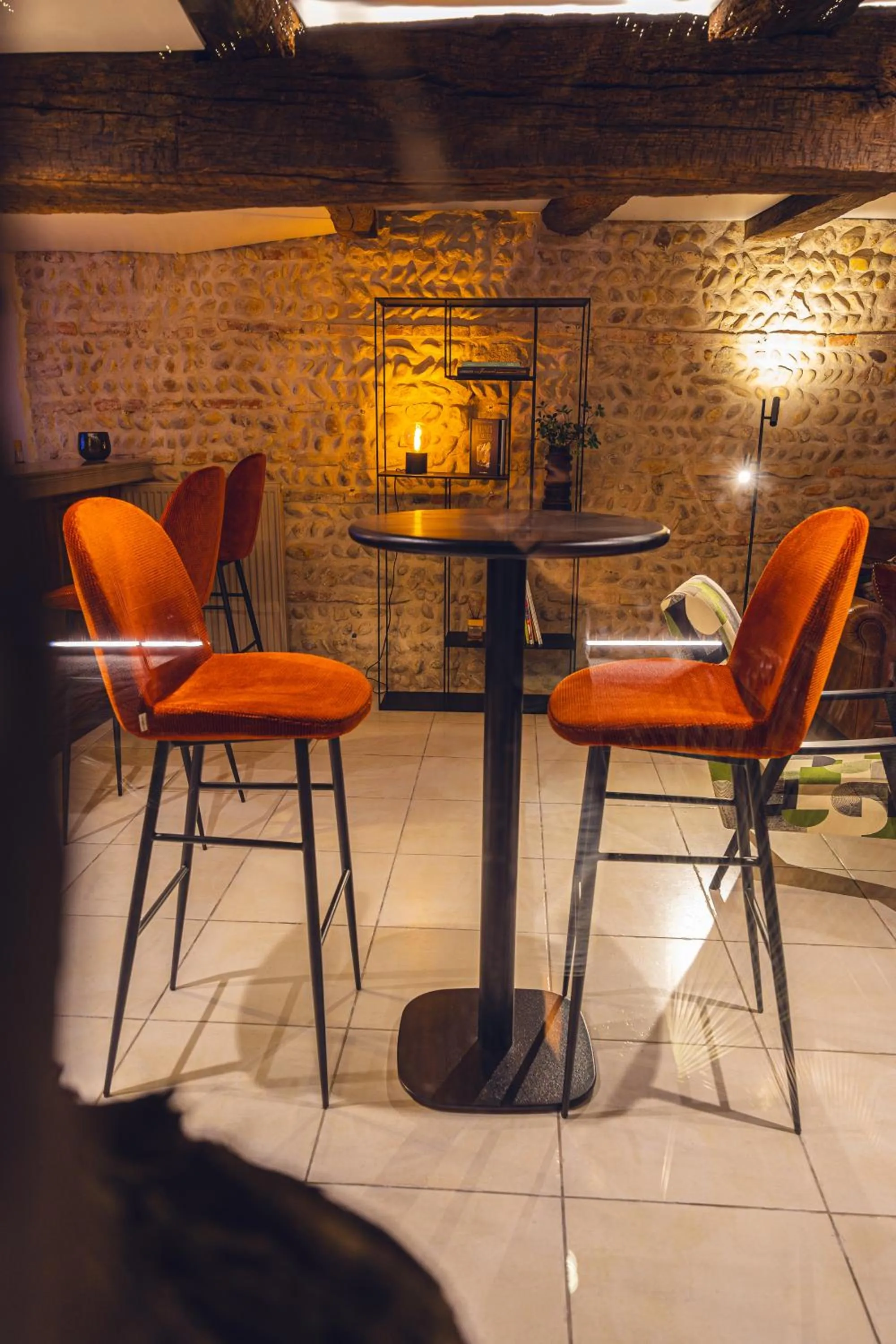 Lounge or bar in Hôtel Le Griffon d'Or