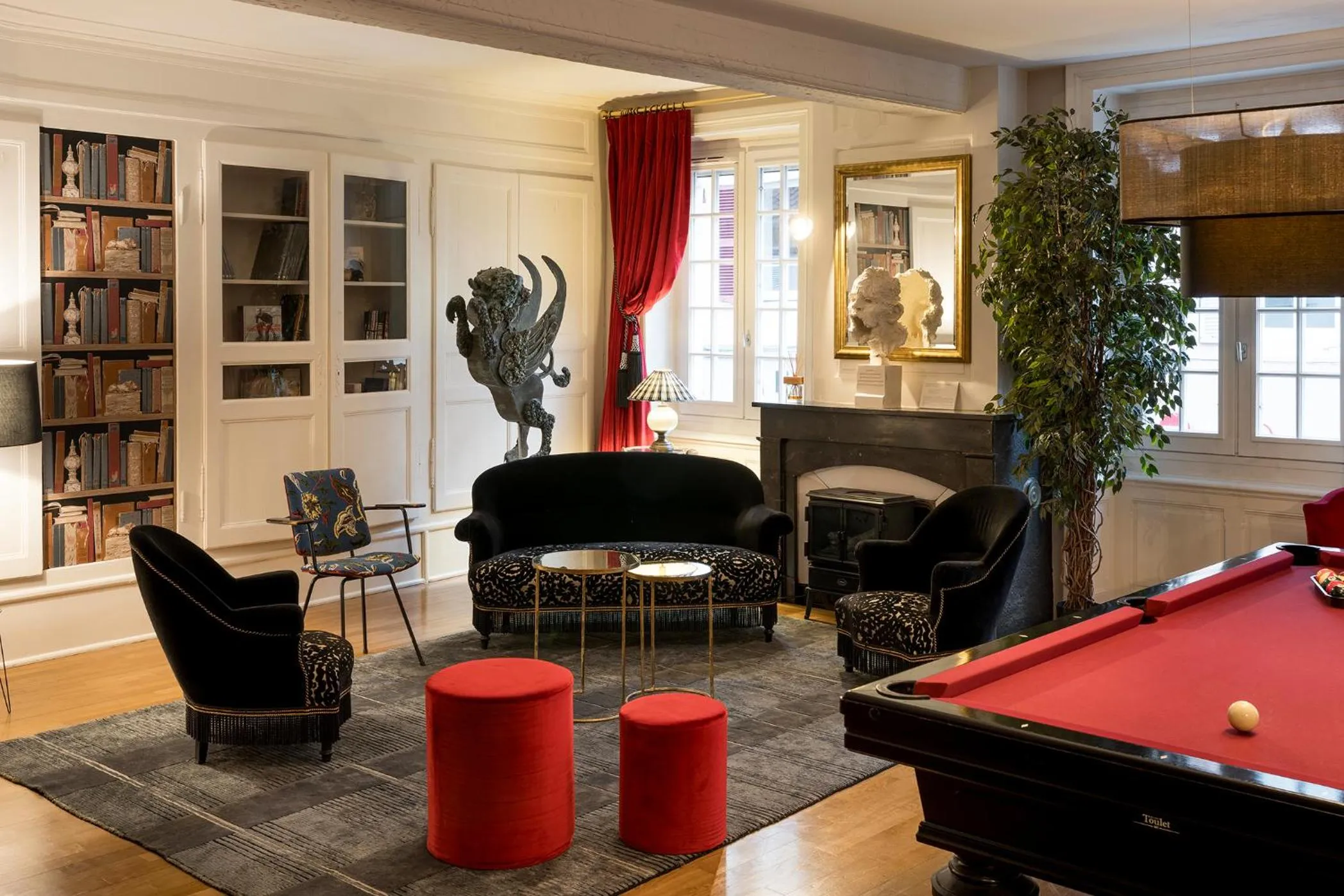 Billiard in Hôtel Le Griffon d'Or