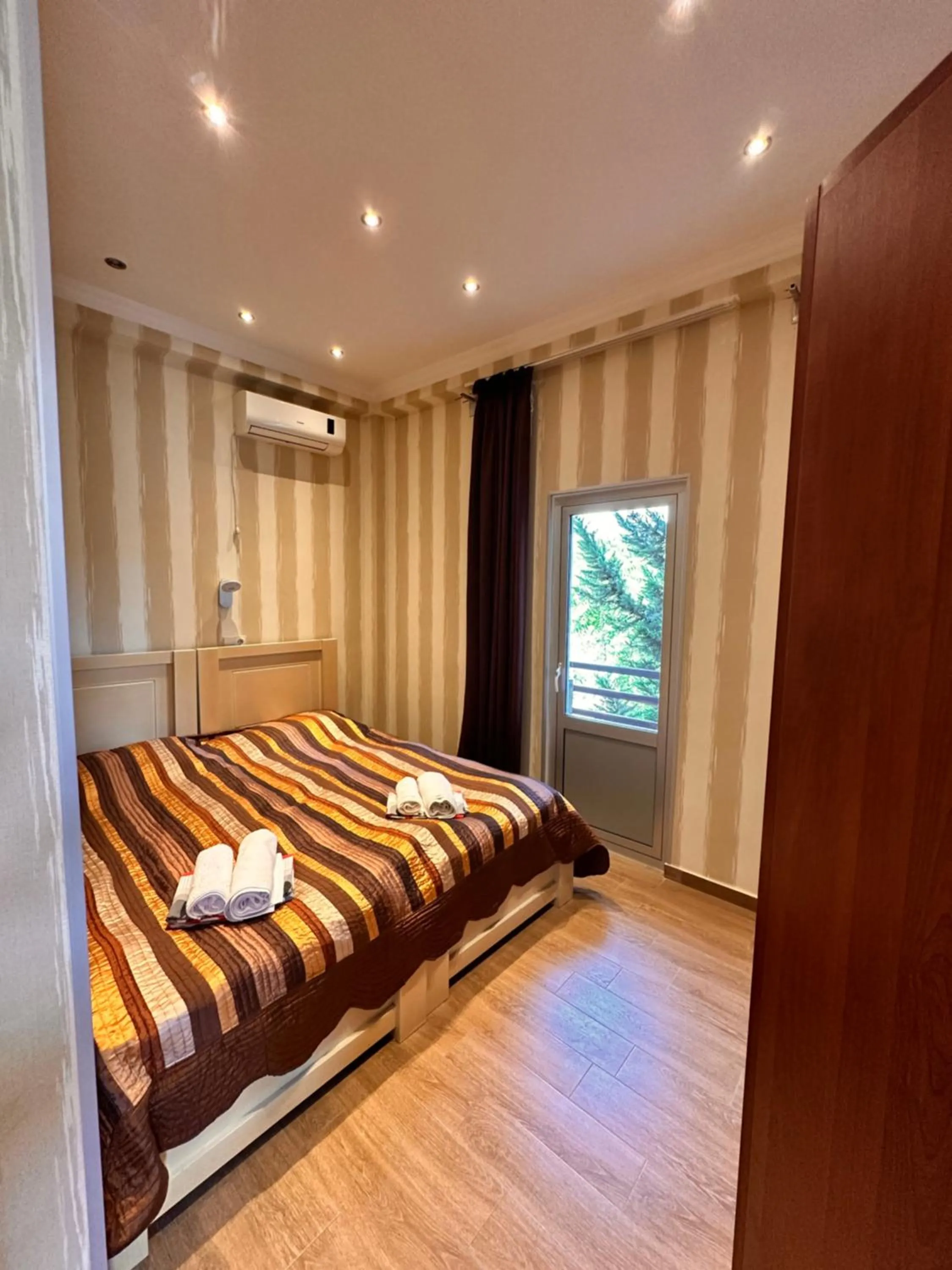 Bed in Iceberg Hotel