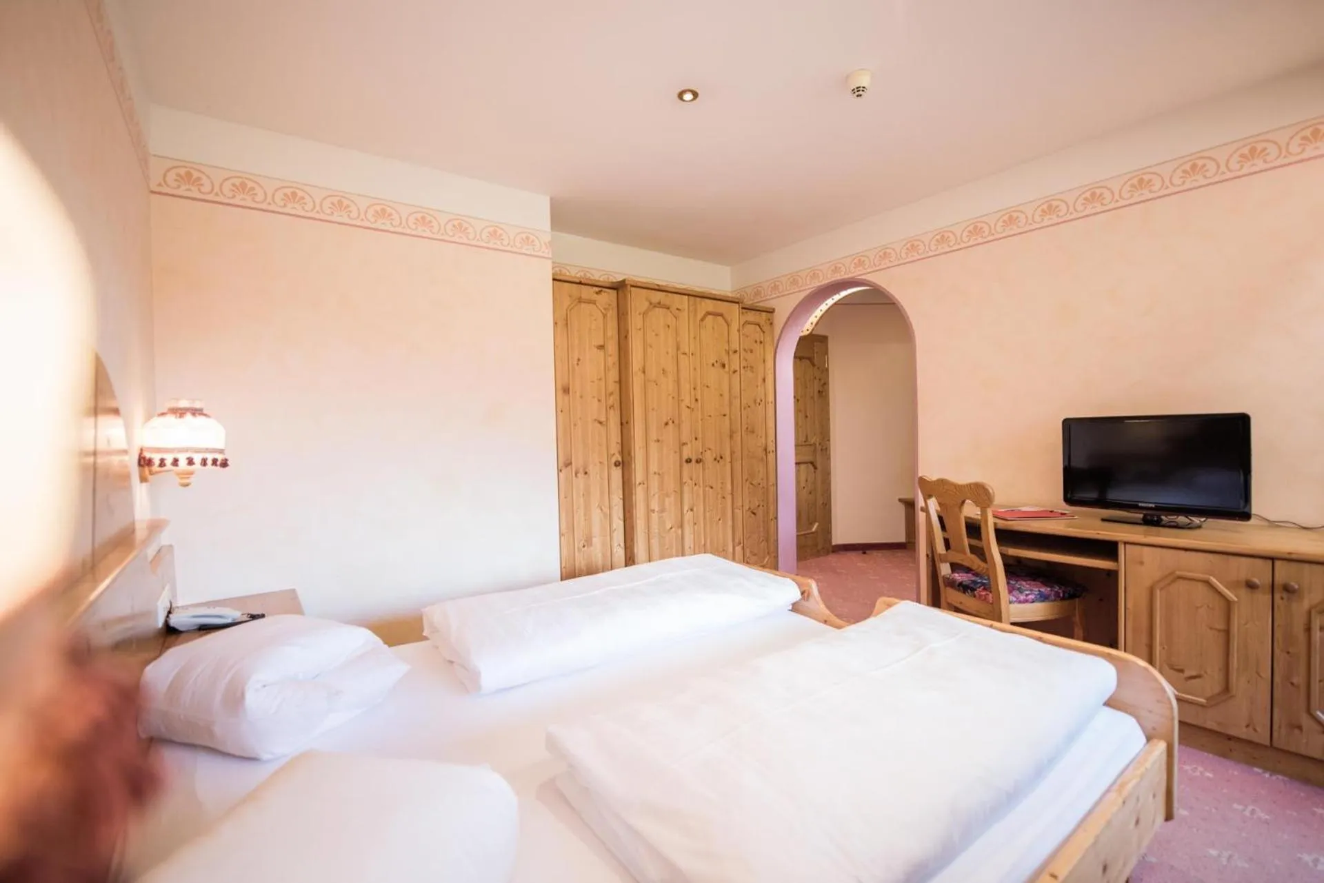 Photo of the whole room, Bed in Hotel Edelweiss