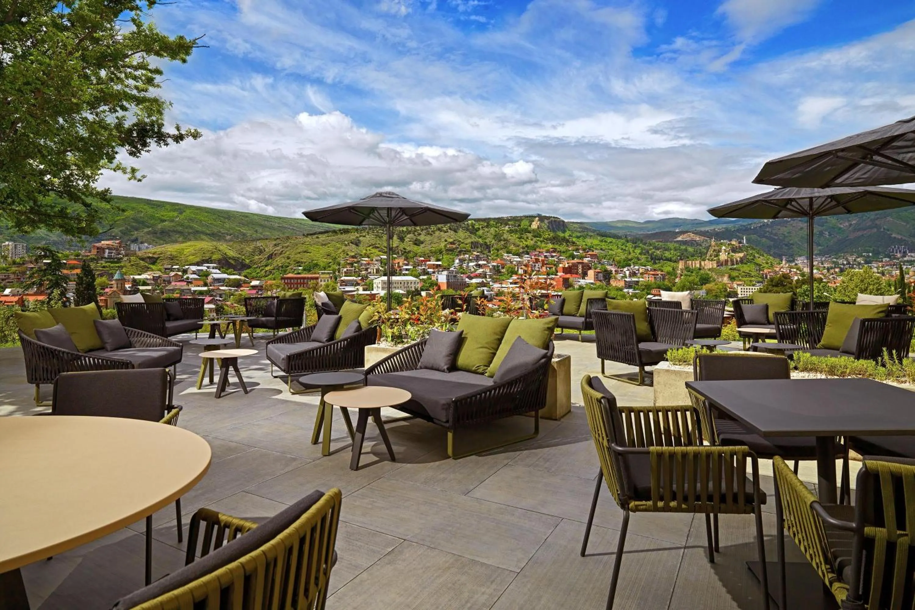 Restaurant/places to eat in Sheraton Grand Tbilisi Metechi Palace