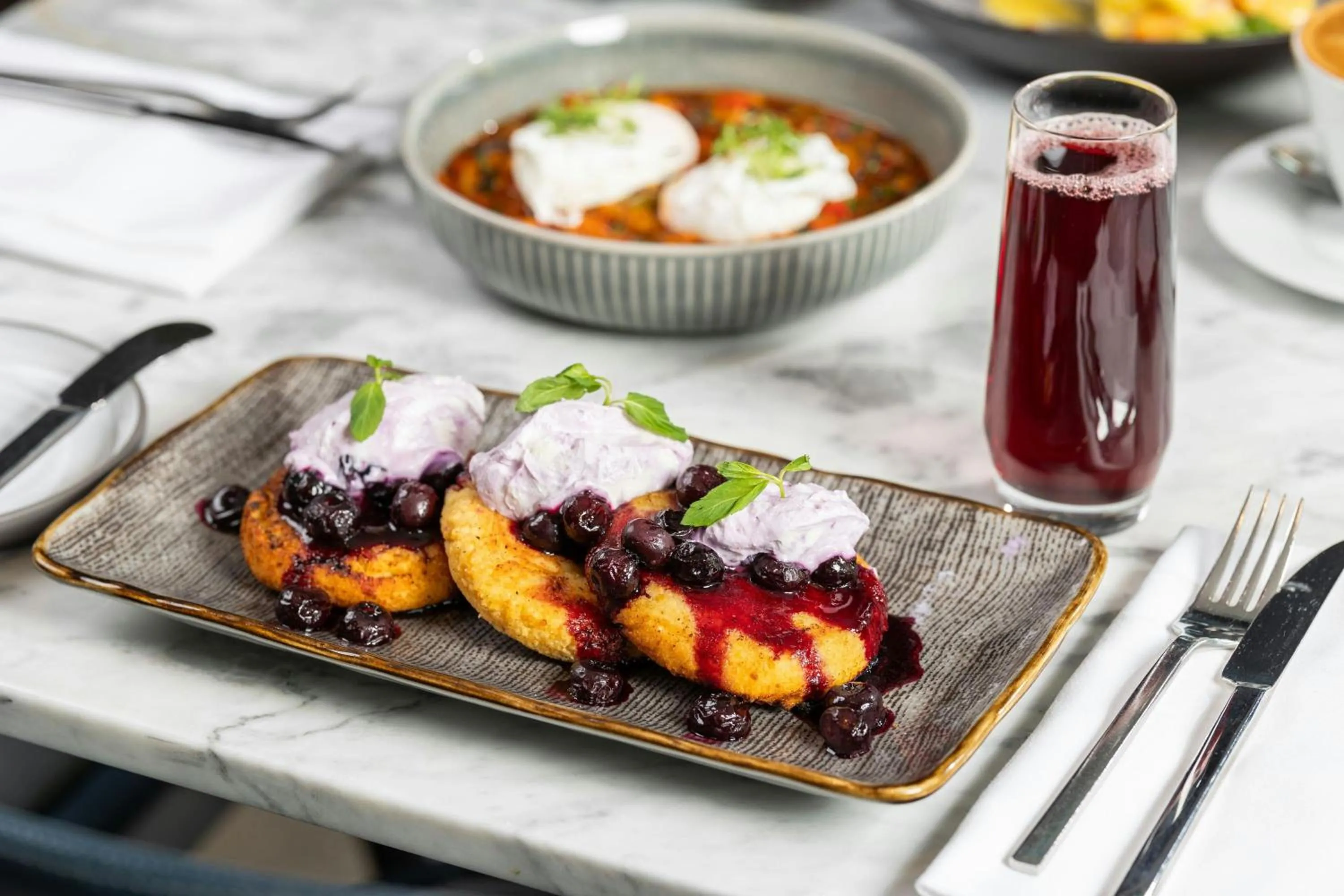 Restaurant/places to eat in Sheraton Grand Tbilisi Metechi Palace