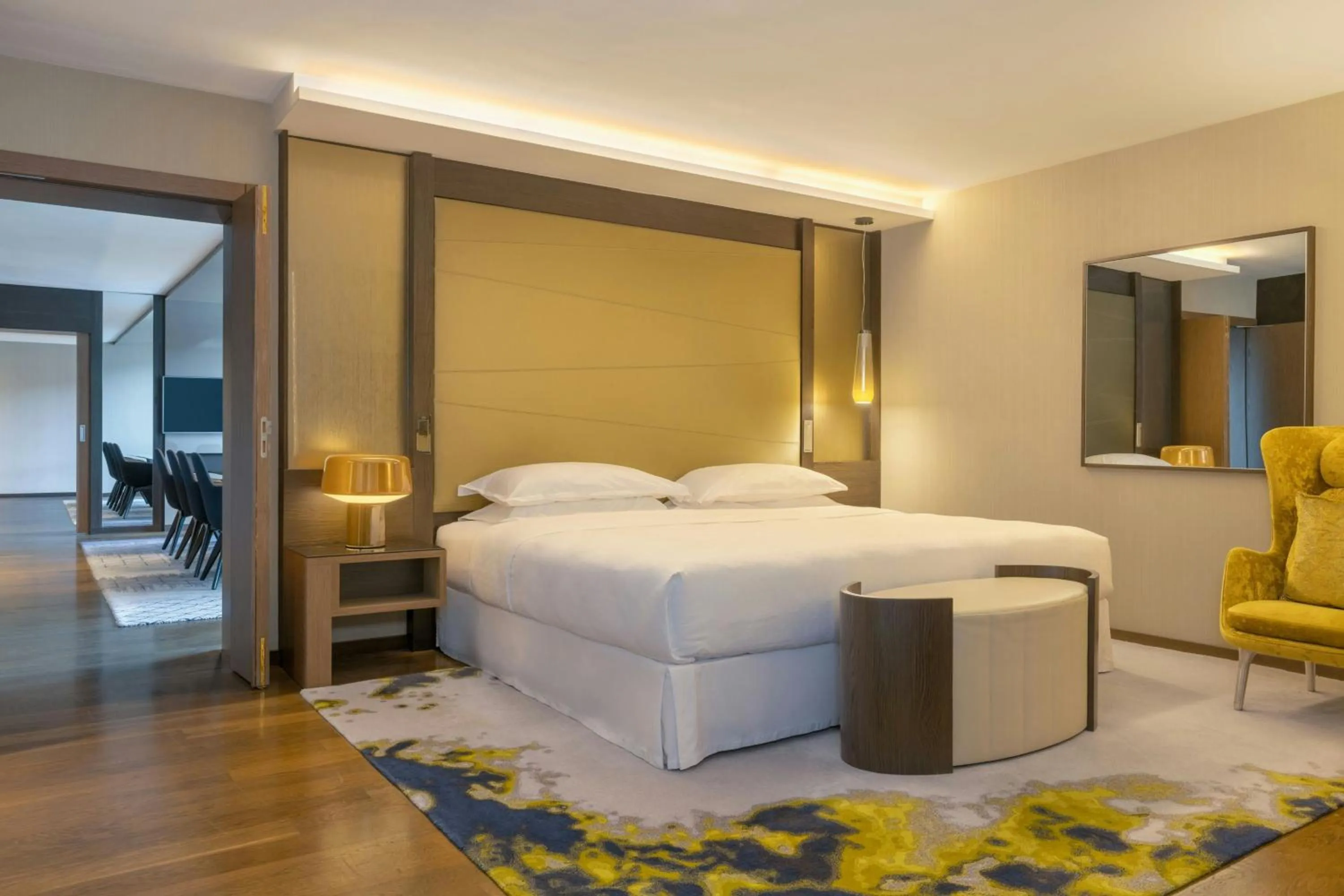 Bedroom, Bed in Sheraton Grand Tbilisi Metechi Palace