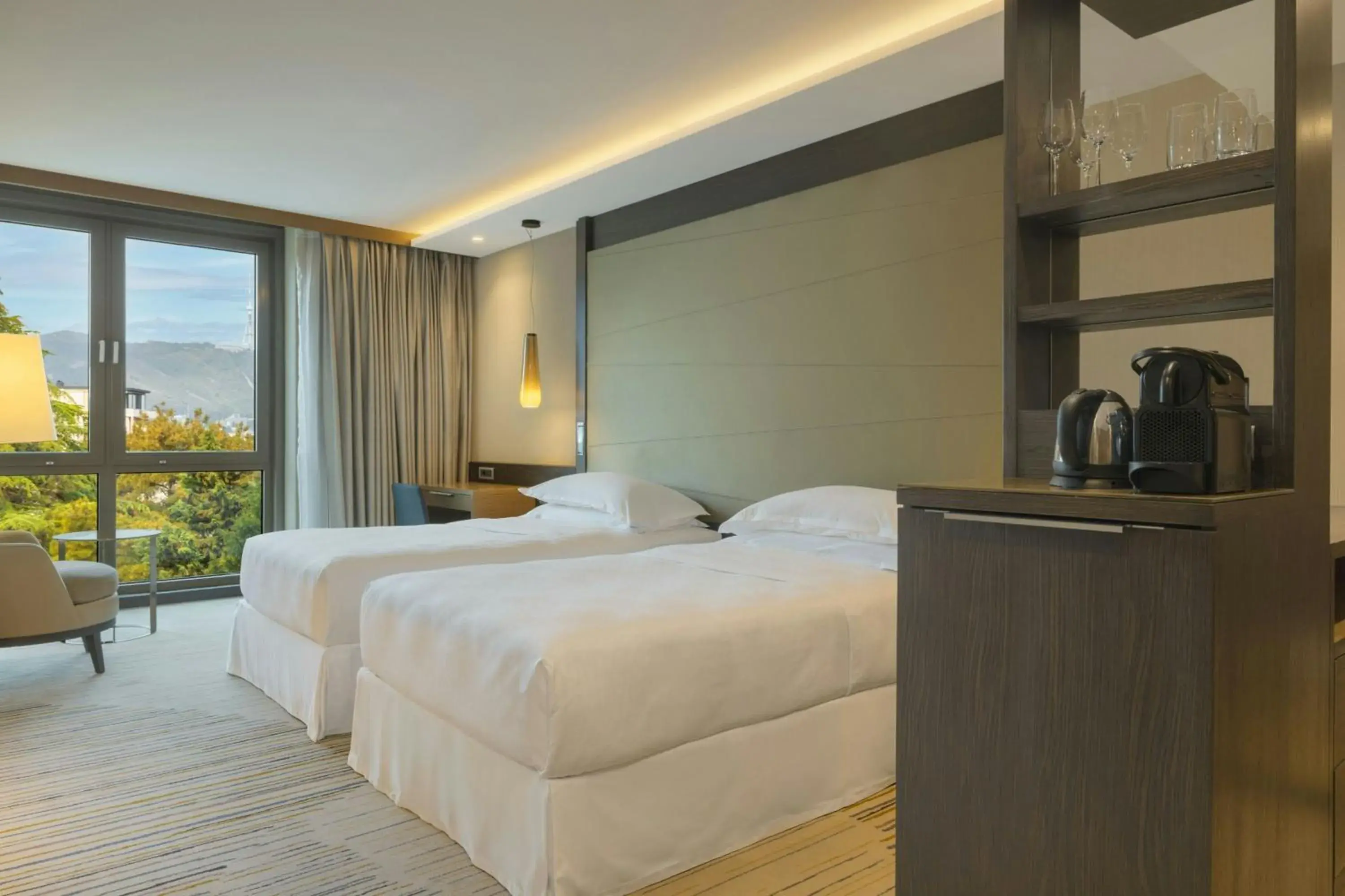 Deluxe Twin with Balcony, Guest room, 2 Twin/Single Bed(s) in Sheraton Grand Tbilisi Metechi Palace Deluxe Twin with Balcony, Guest room, 2 Twin/Single Bed(s) in Sheraton Grand Tbilisi Metechi Palace