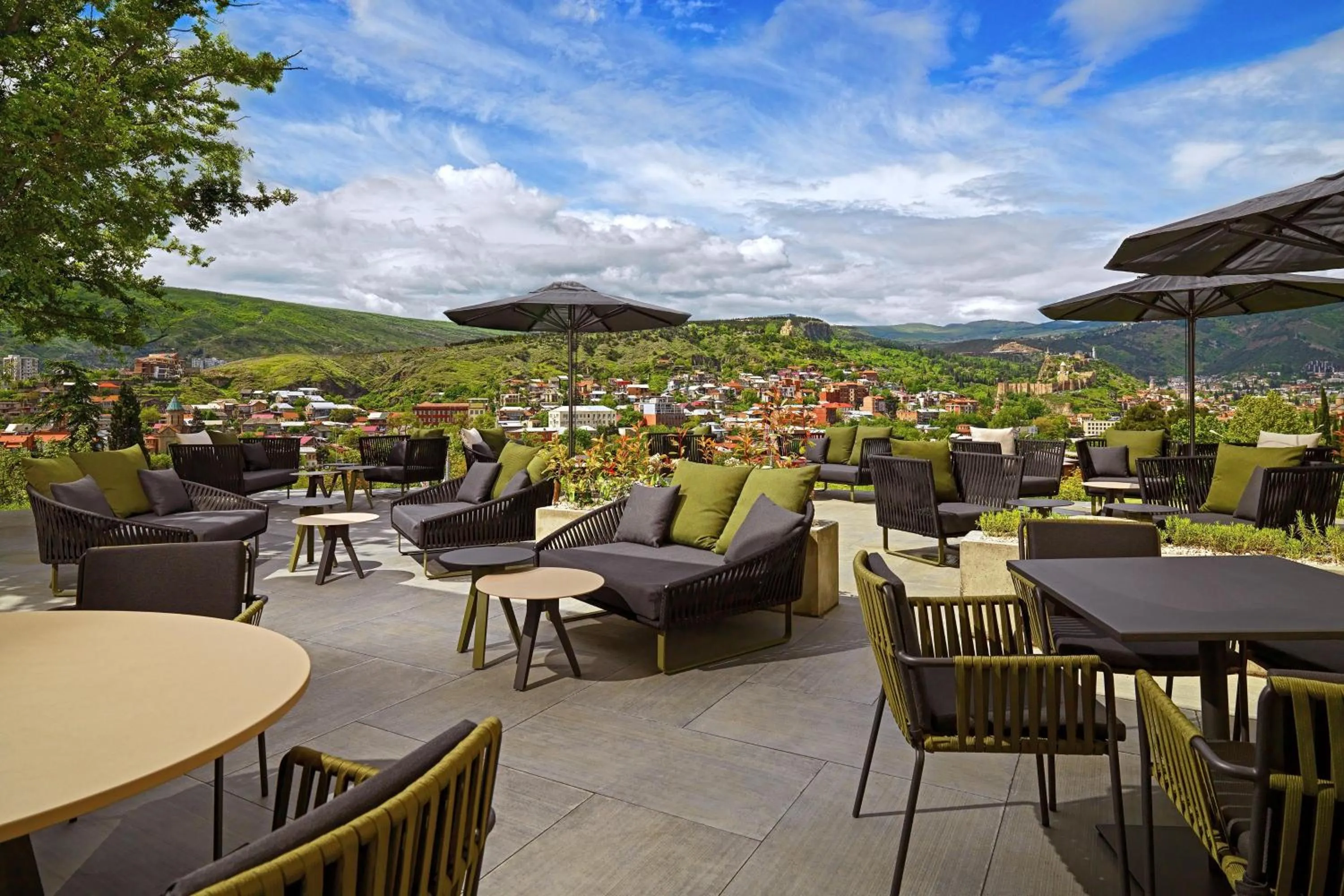 Restaurant/places to eat in Sheraton Grand Tbilisi Metechi Palace