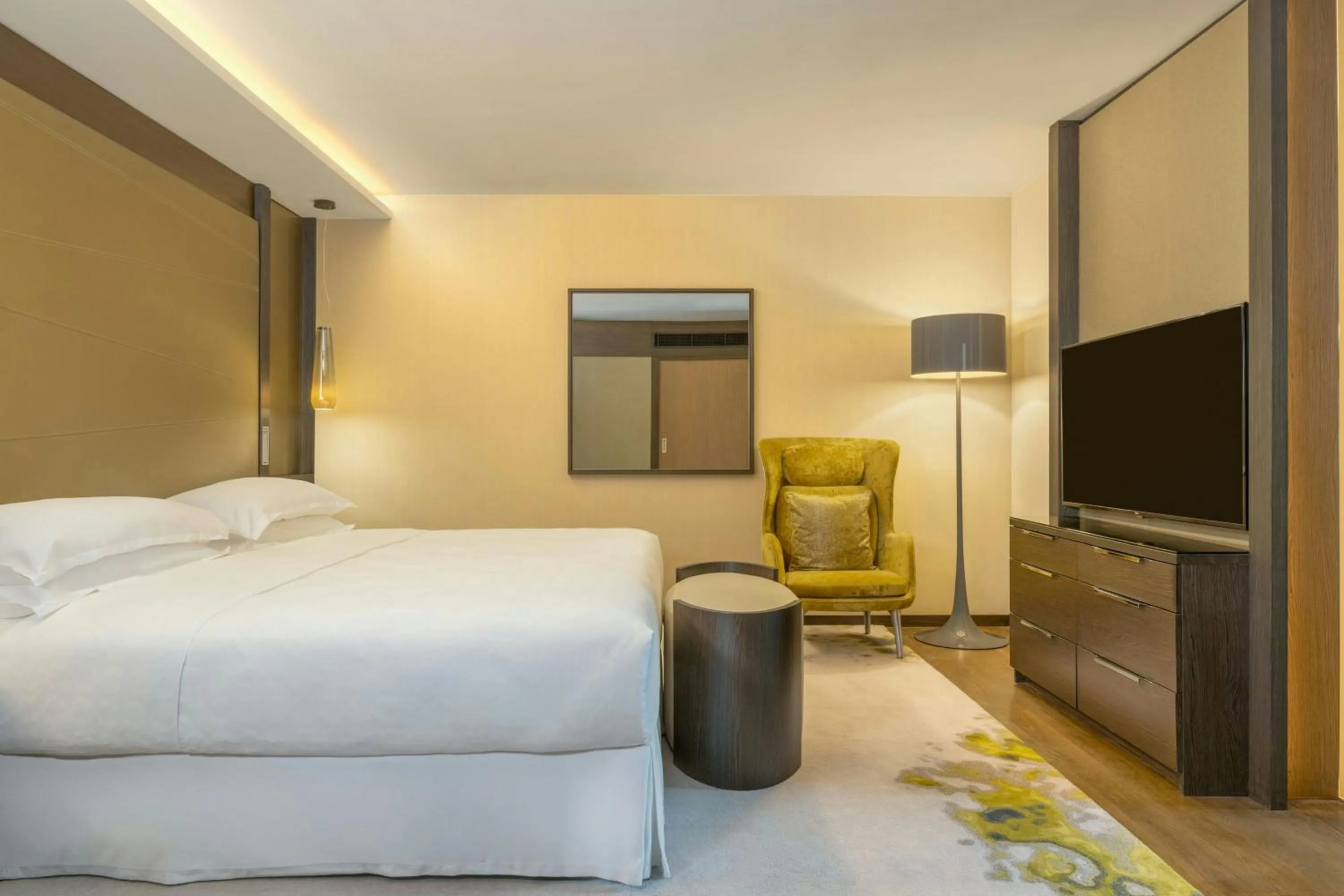 Bedroom, Bed in Sheraton Grand Tbilisi Metechi Palace