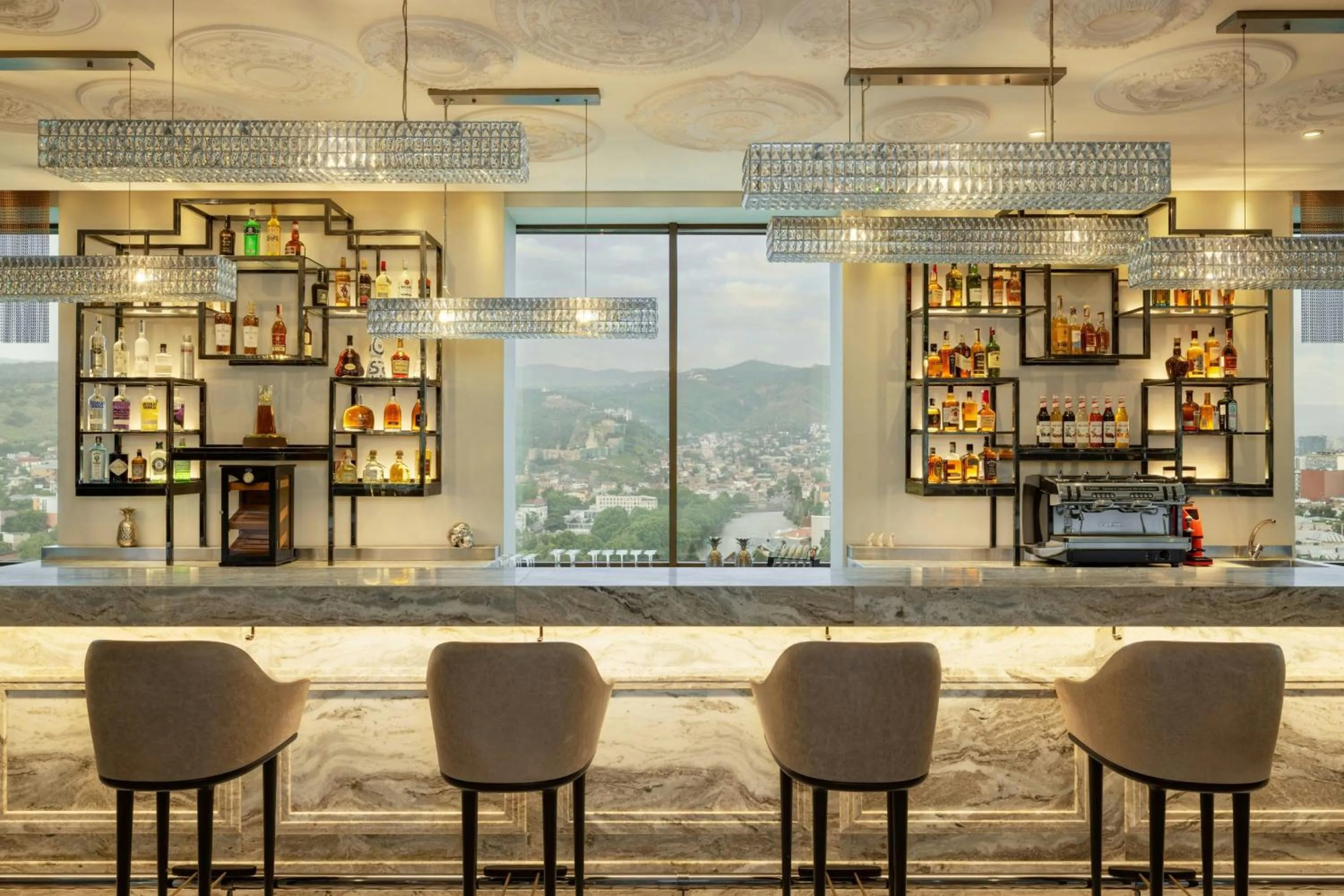 Lounge or bar in Sheraton Grand Tbilisi Metechi Palace