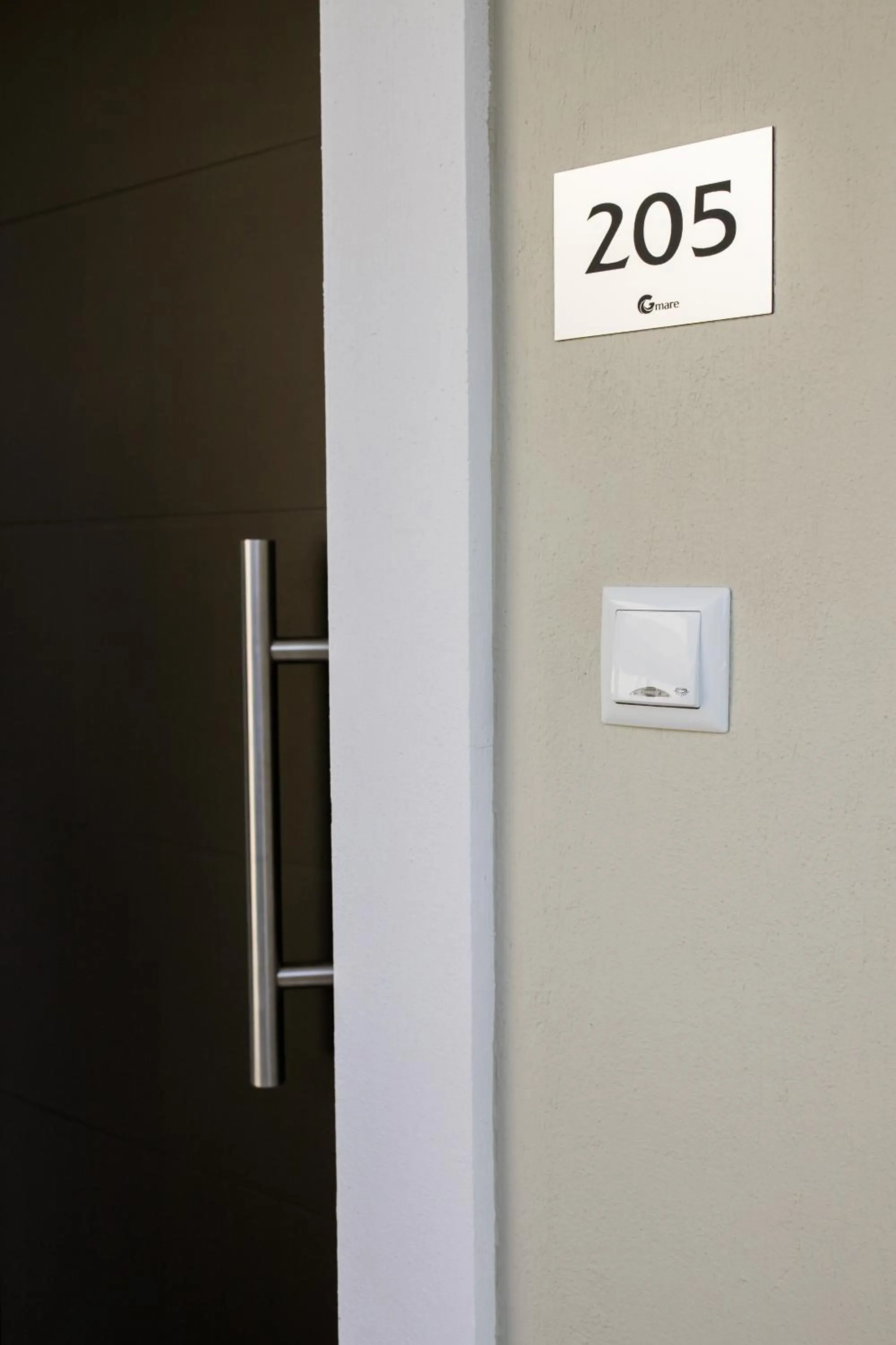 Text overlay in Gmare