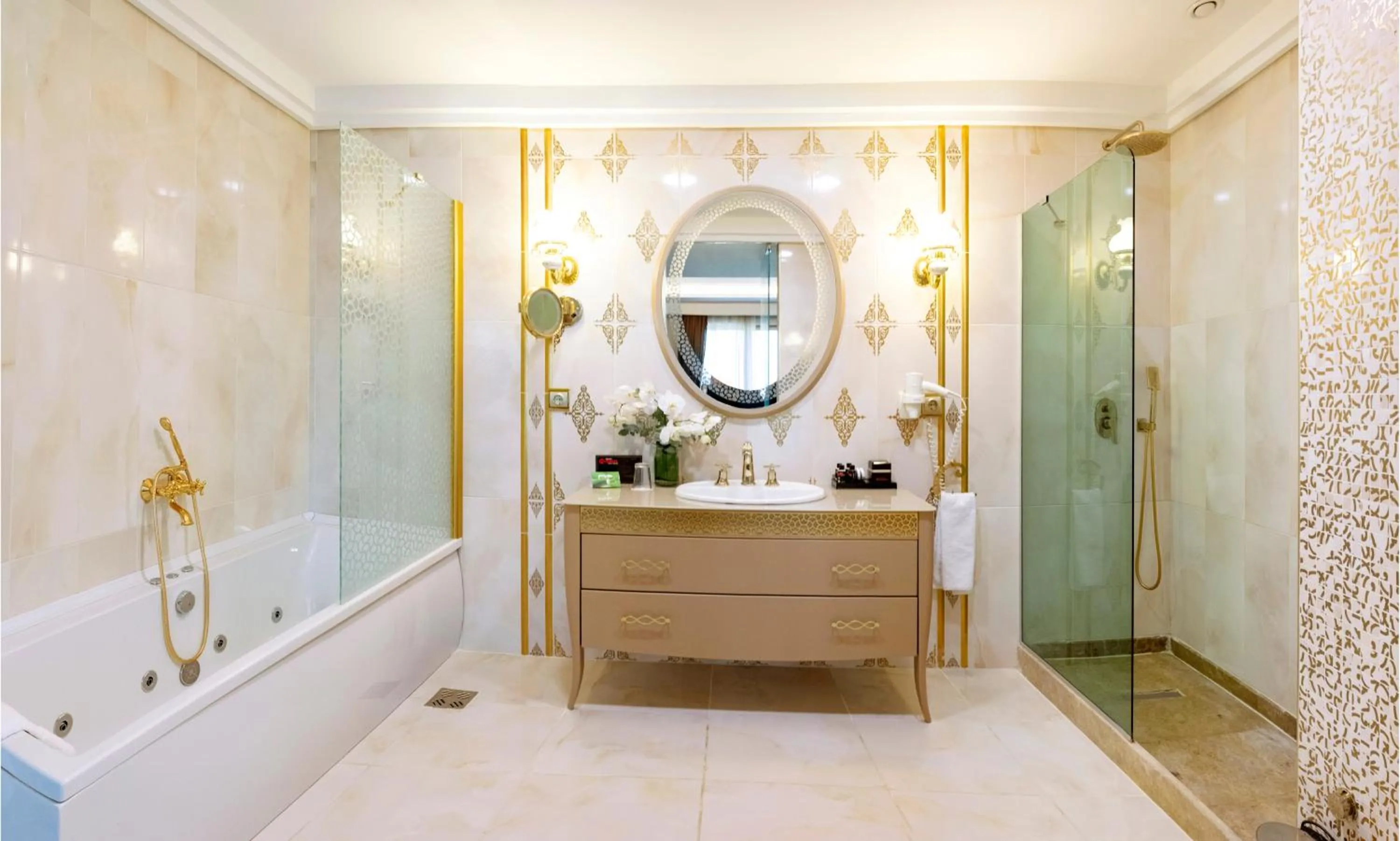 Shower in Grand Makel Hotel Topkapi