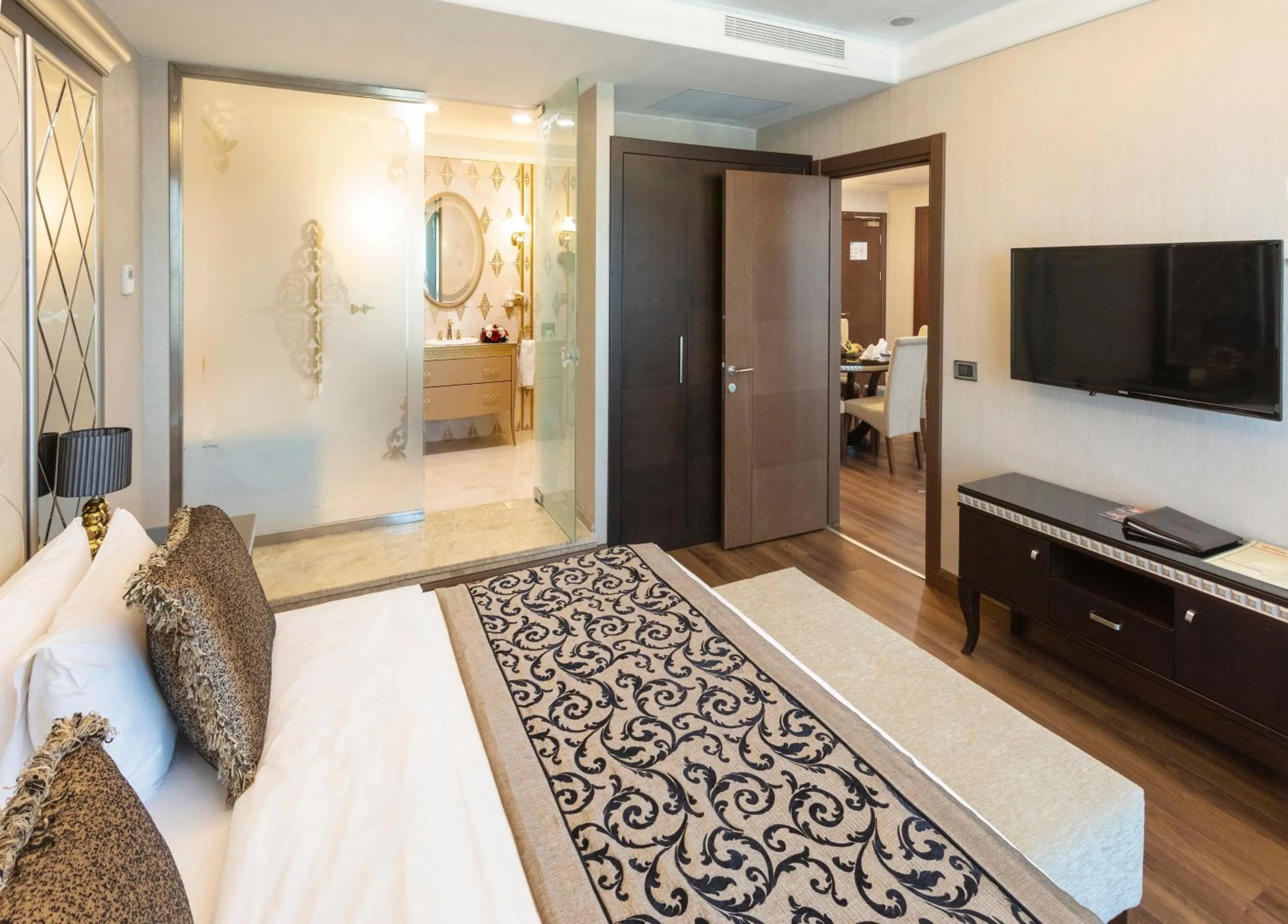 Communal lounge/ TV room, Bed in Grand Makel Hotel Topkapi