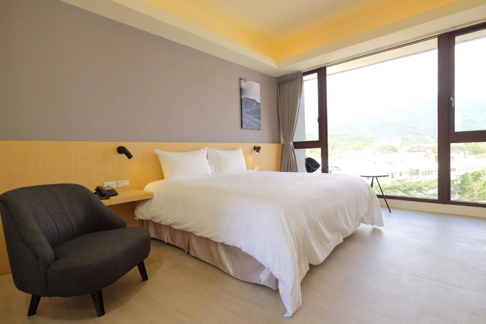 Photo of the whole room, Bed in KET Hotel