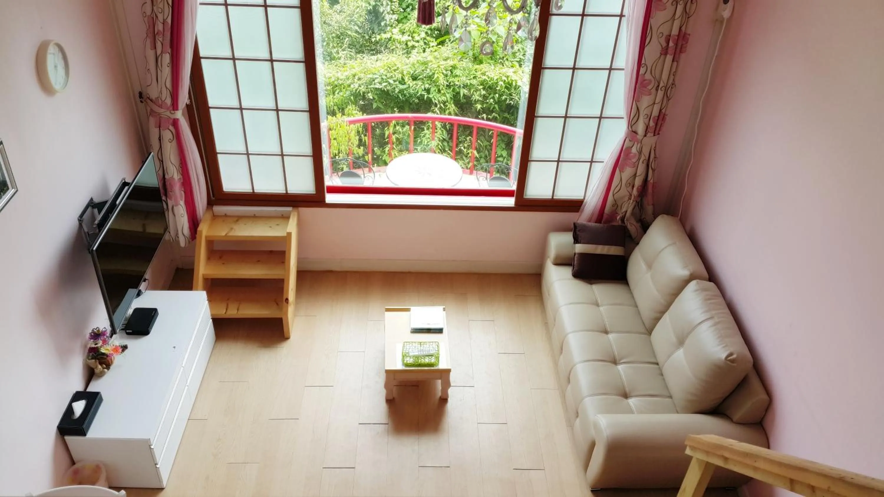Photo of the whole room in Dreaming Forest Pension Seogwipo