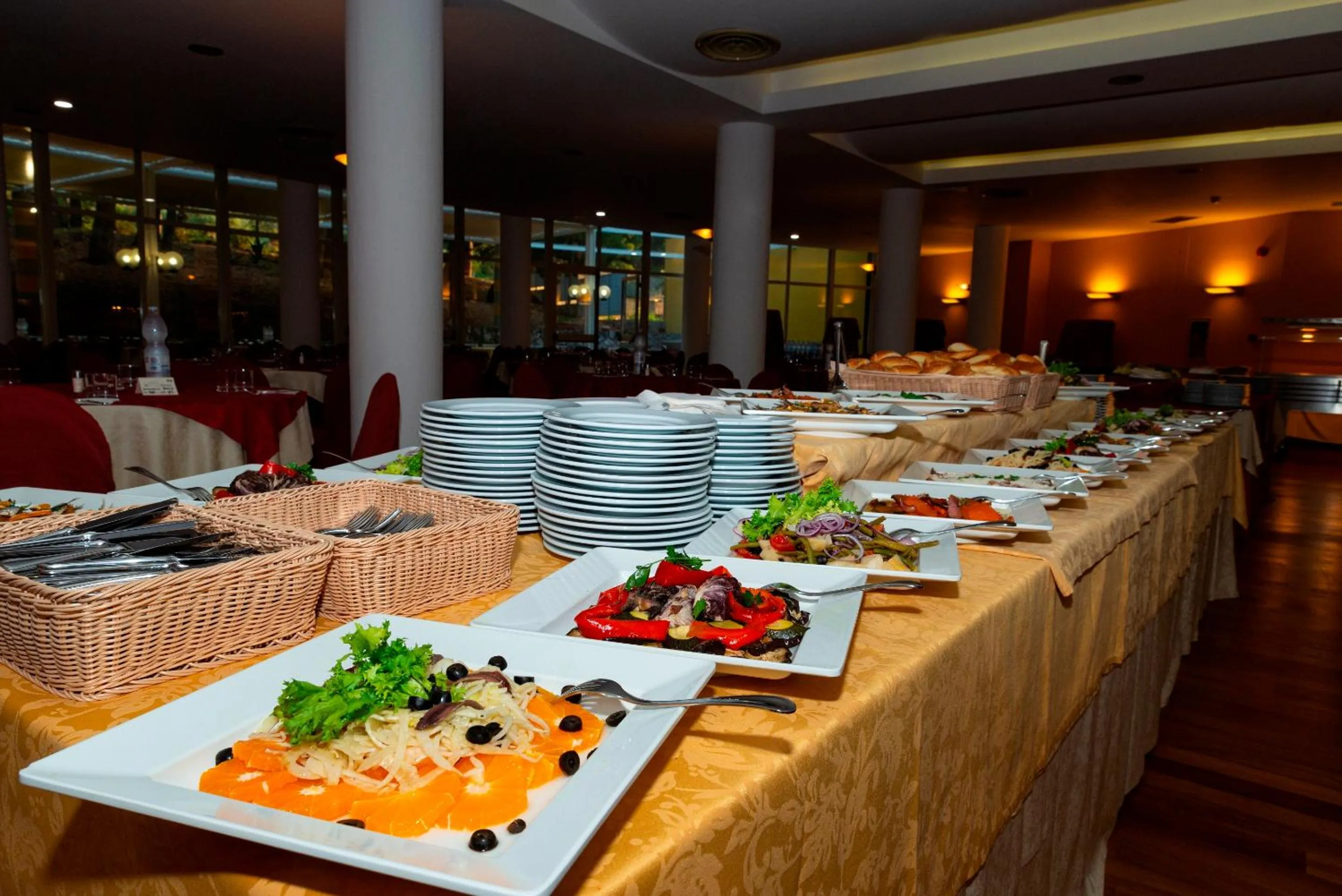 Restaurant/places to eat in Hotel Torre Normanna